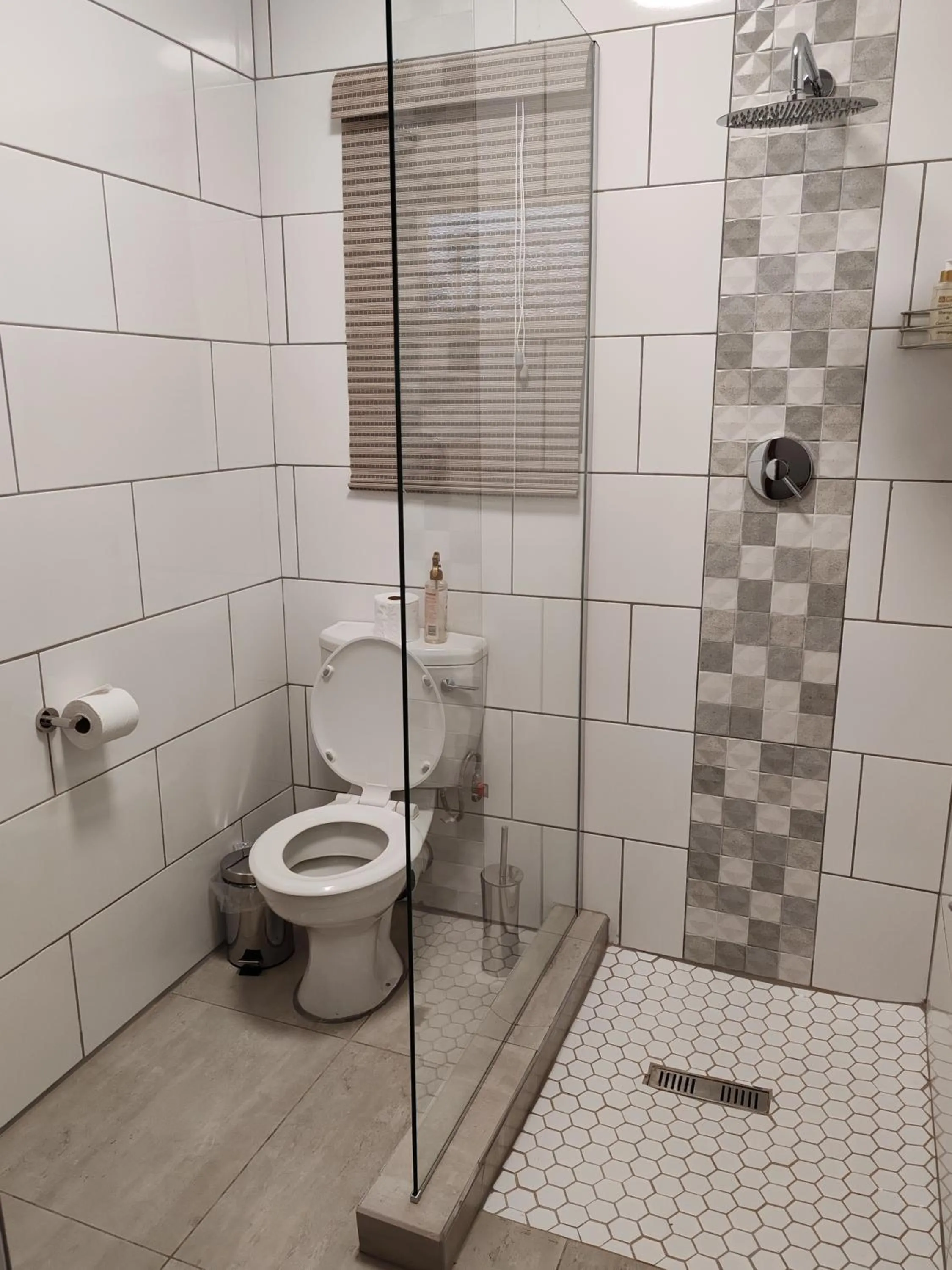 Toilet in Stoep Cafe Guest House