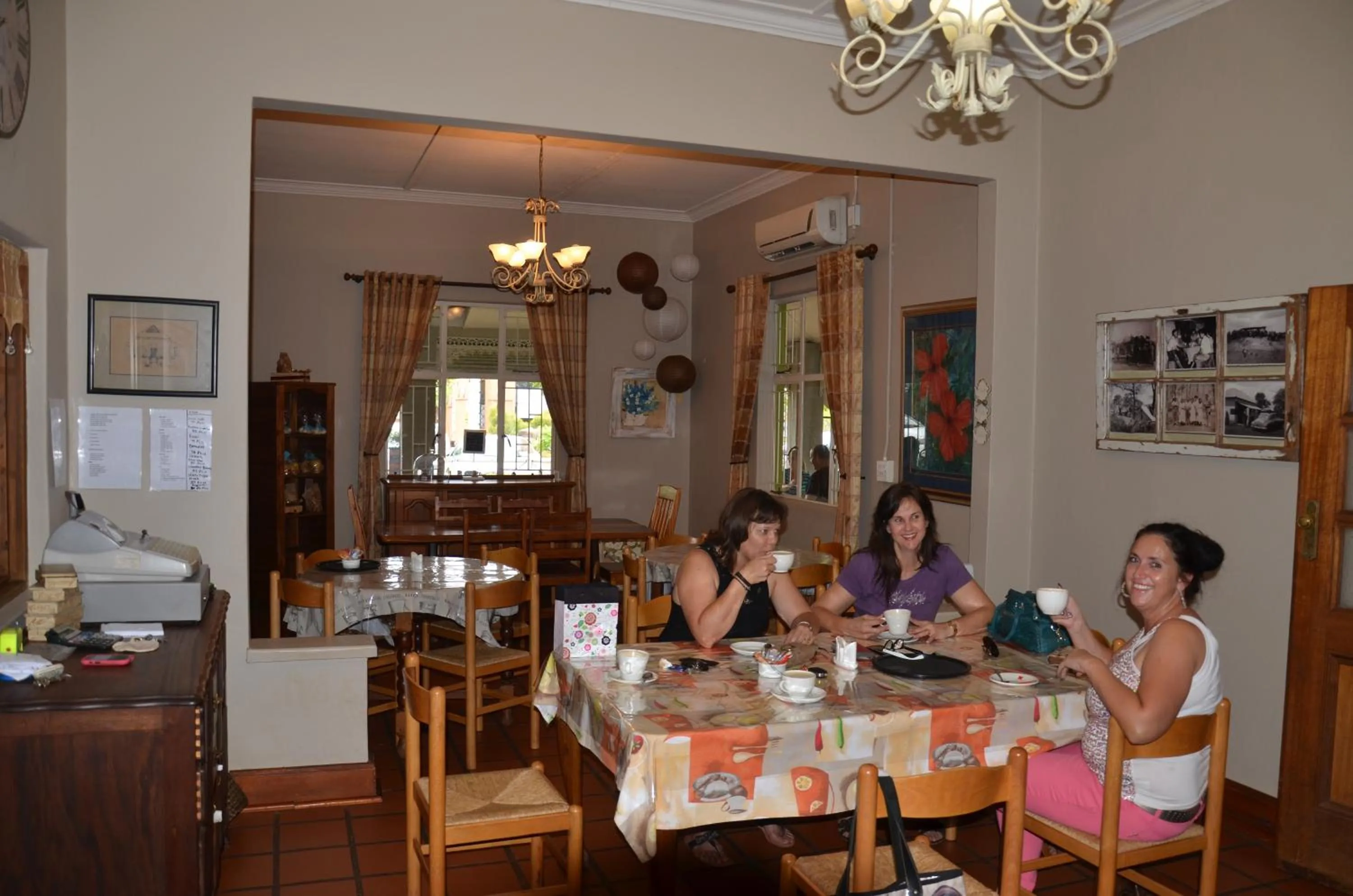 Restaurant/places to eat in Stoep Cafe Guest House