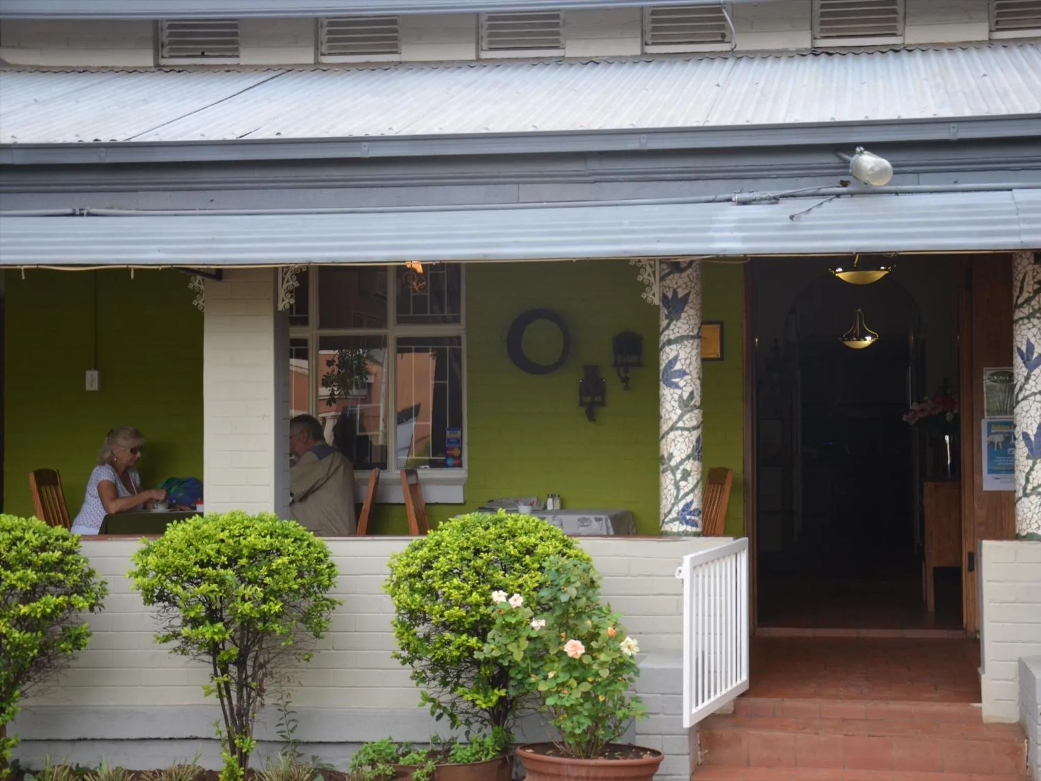 Restaurant/places to eat in Stoep Cafe Guest House