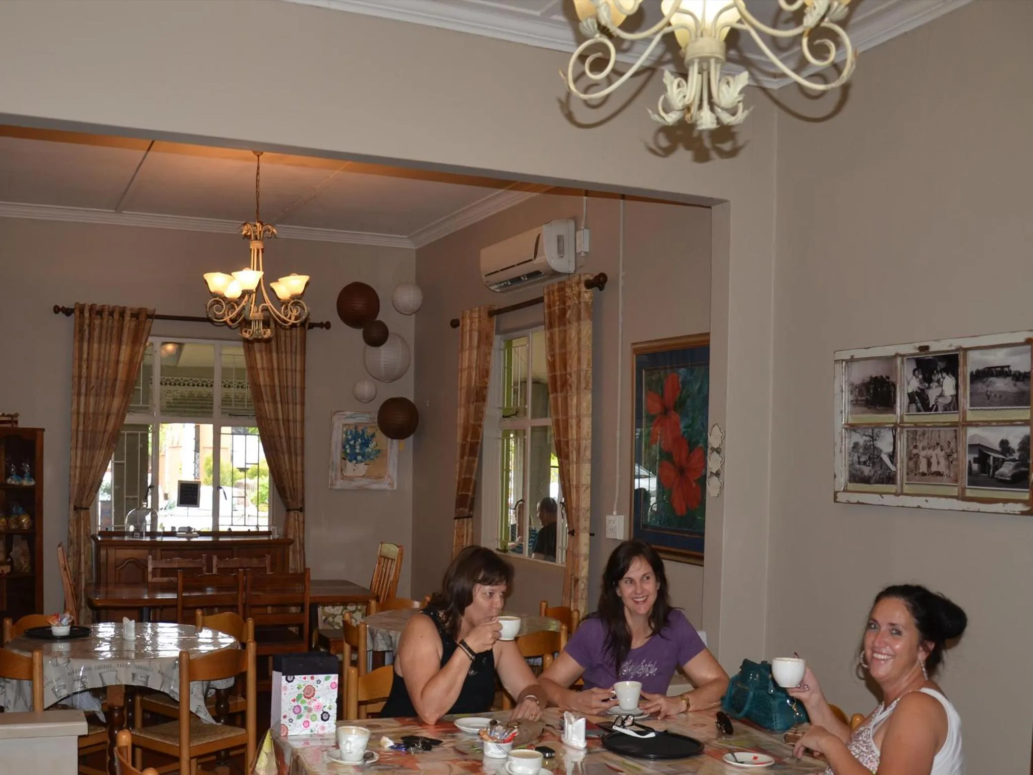 Restaurant/places to eat in Stoep Cafe Guest House