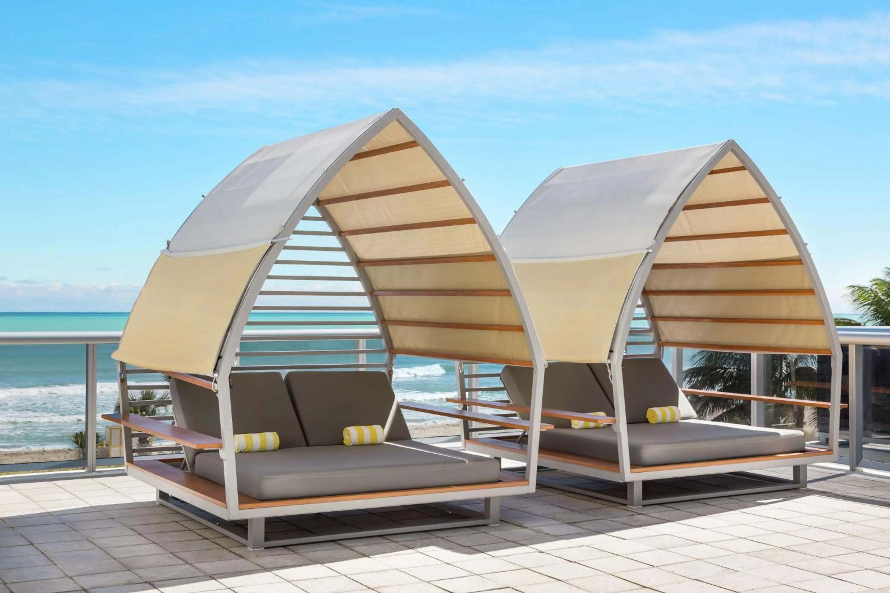 Pool view in Hilton Cabana Miami Beach Resort