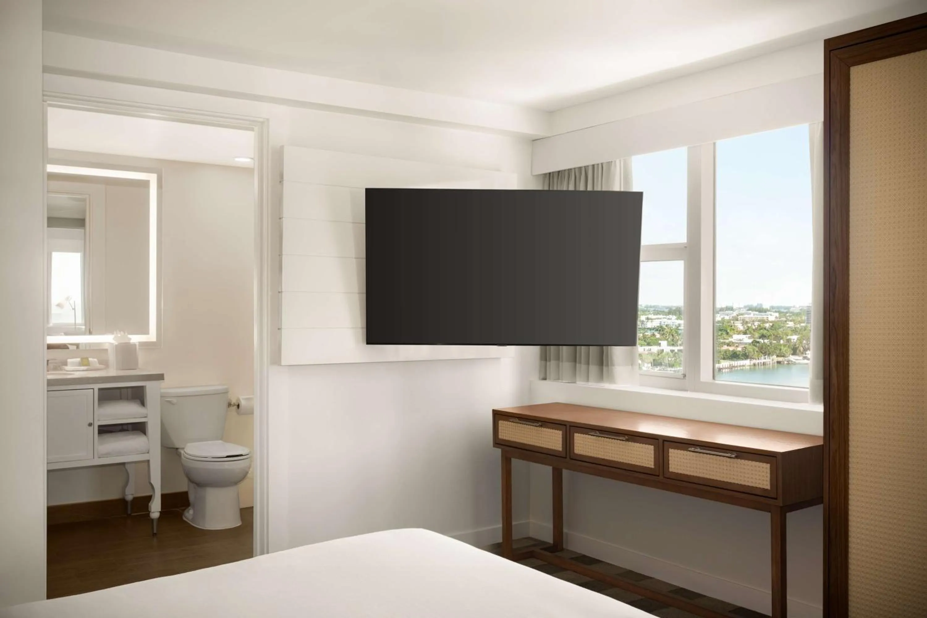 Bedroom, Bed in Hilton Cabana Miami Beach Resort