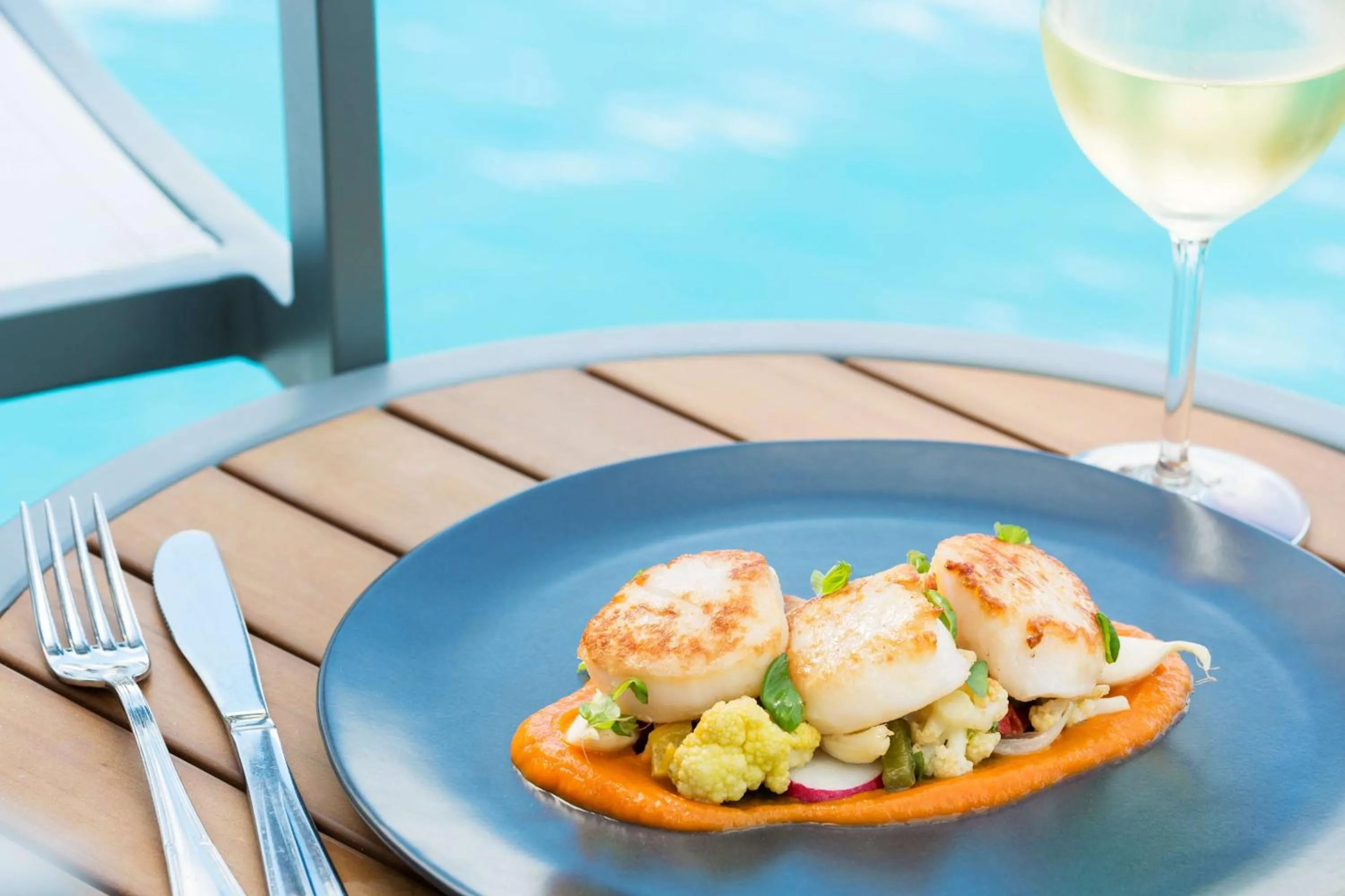 Pool view in Hilton Cabana Miami Beach Resort