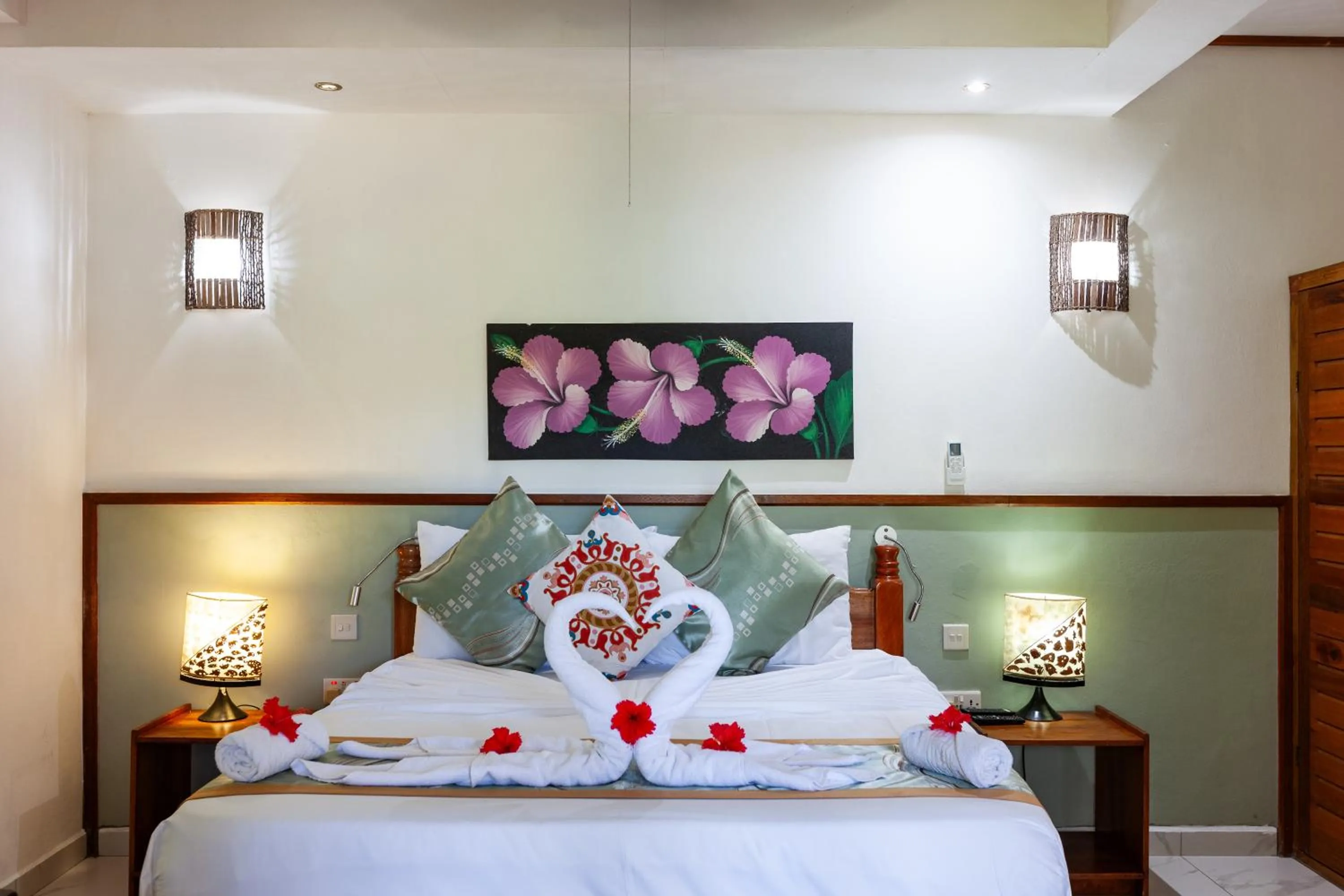 Bed in Sea View Lodge