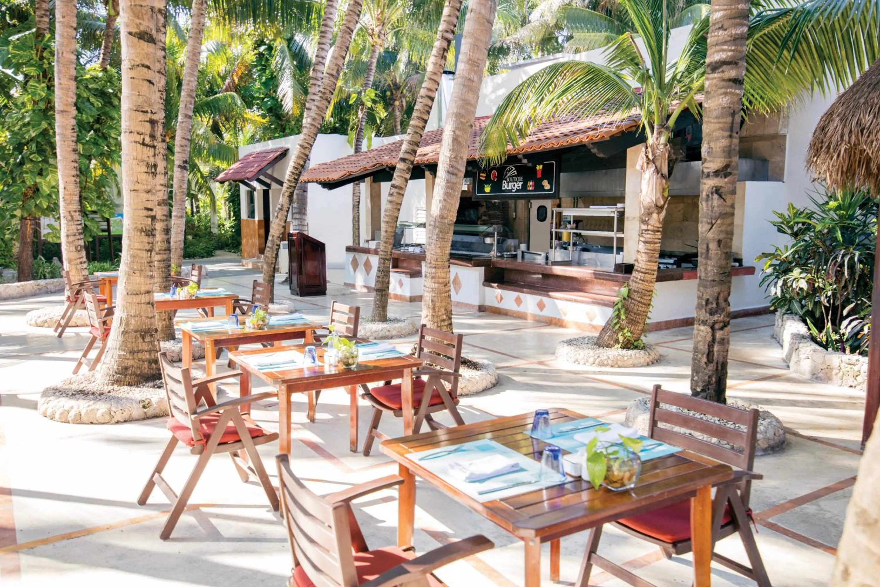 Restaurant/places to eat in El Dorado Seaside Suites Oceanfront, Catamarán, Ecoturistic Ranch, All & More Inclusive - Adults Only