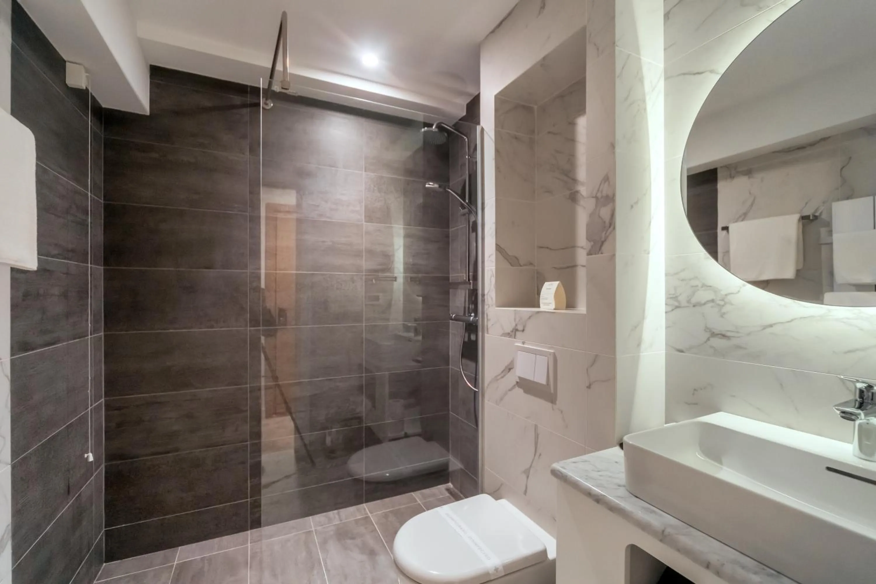 Shower in HOTEL AGAPE