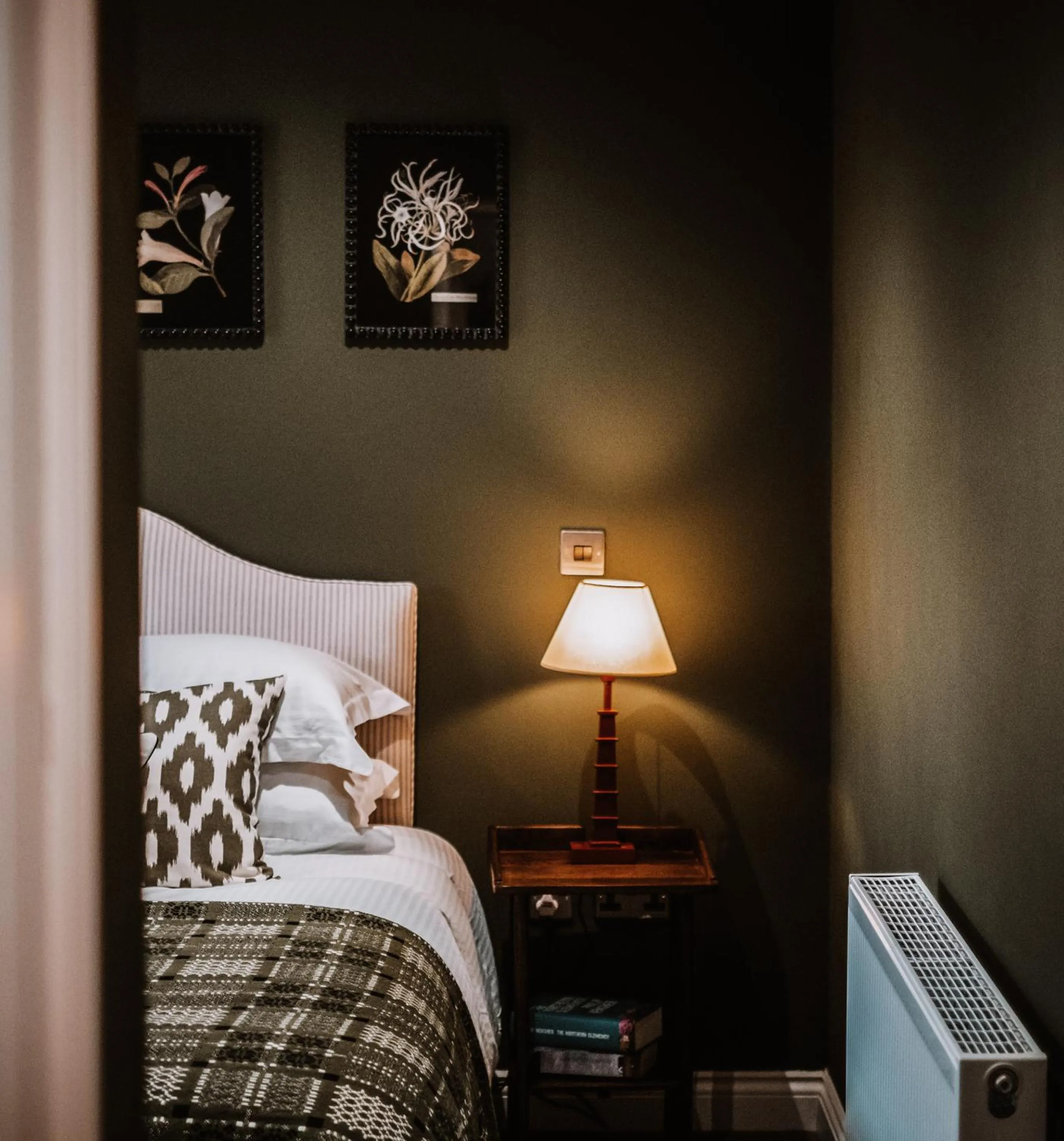 Bed in The Hare & Hounds Inn