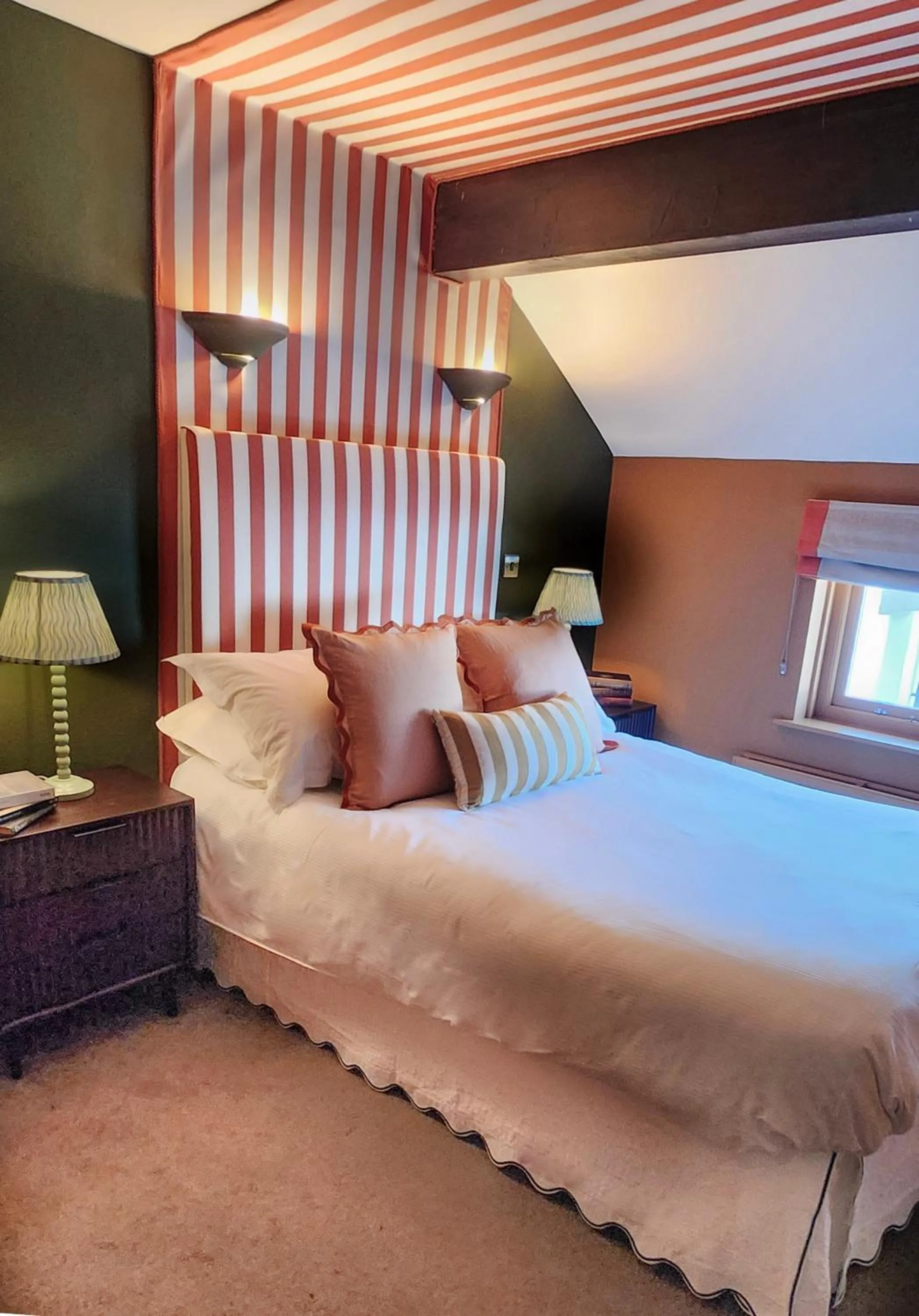 Bed in The Hare & Hounds Inn