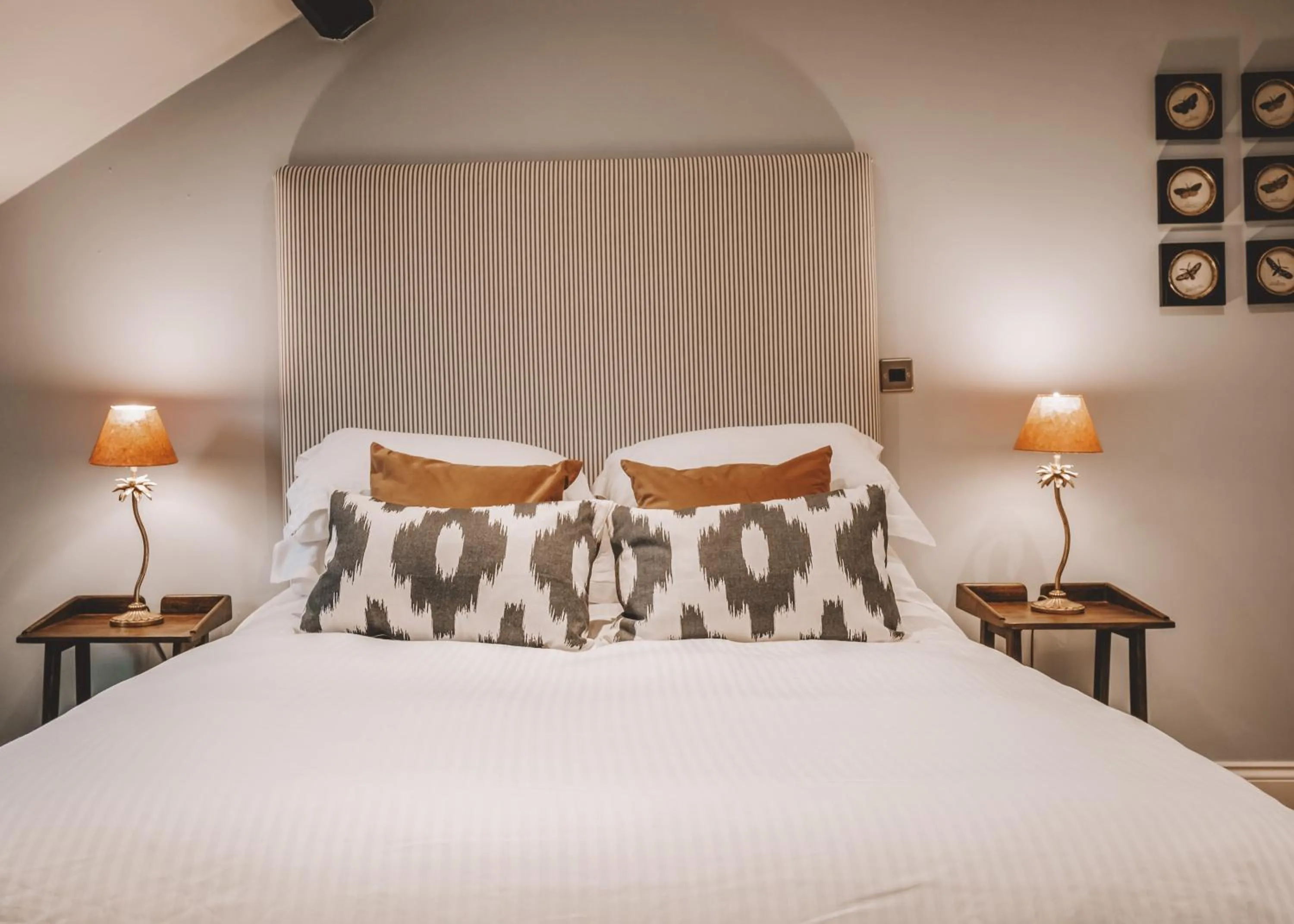 Bed in The Hare & Hounds Inn