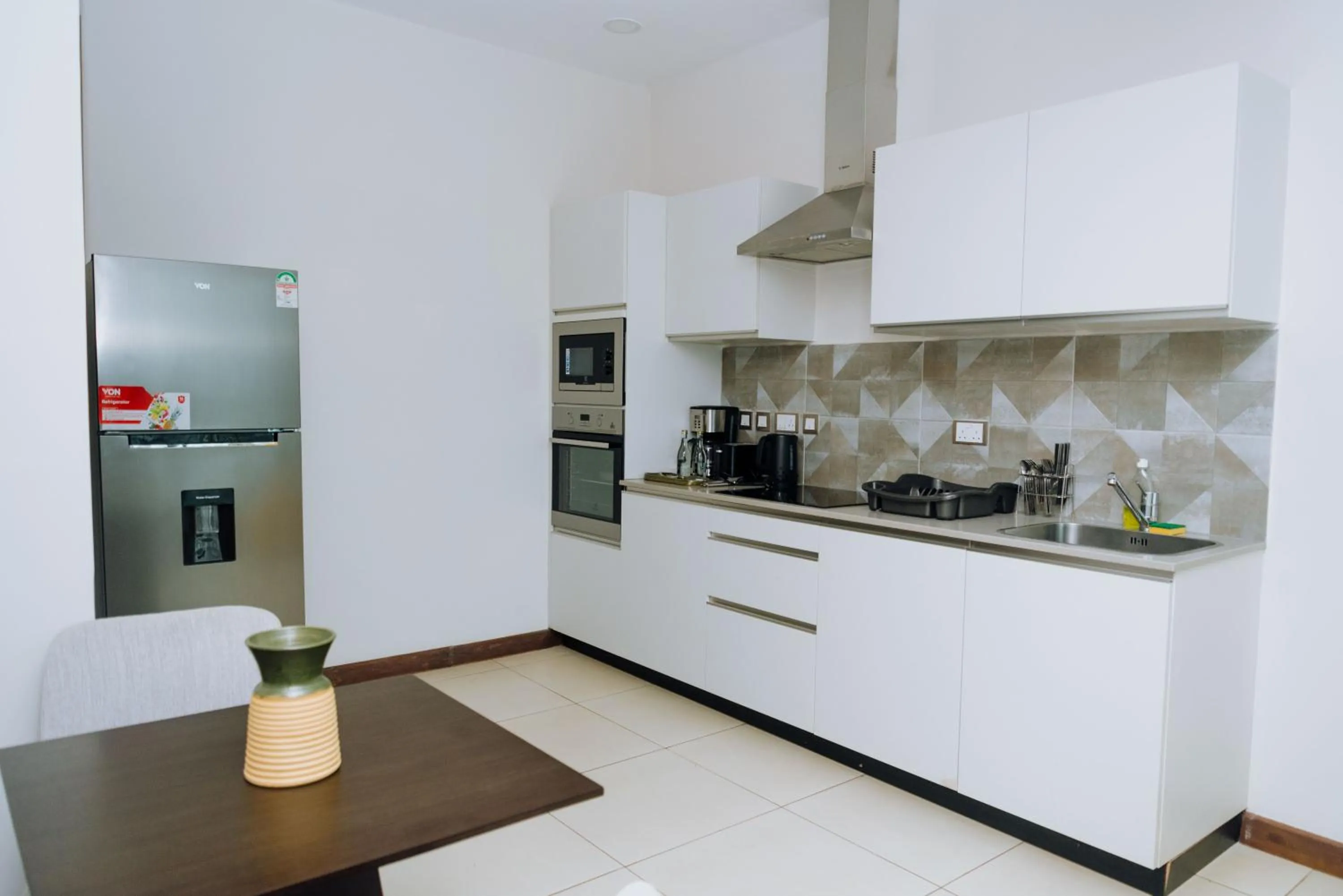 Kitchen or kitchenette in Skynest Residences by CityBlue, Nairobi Westlands