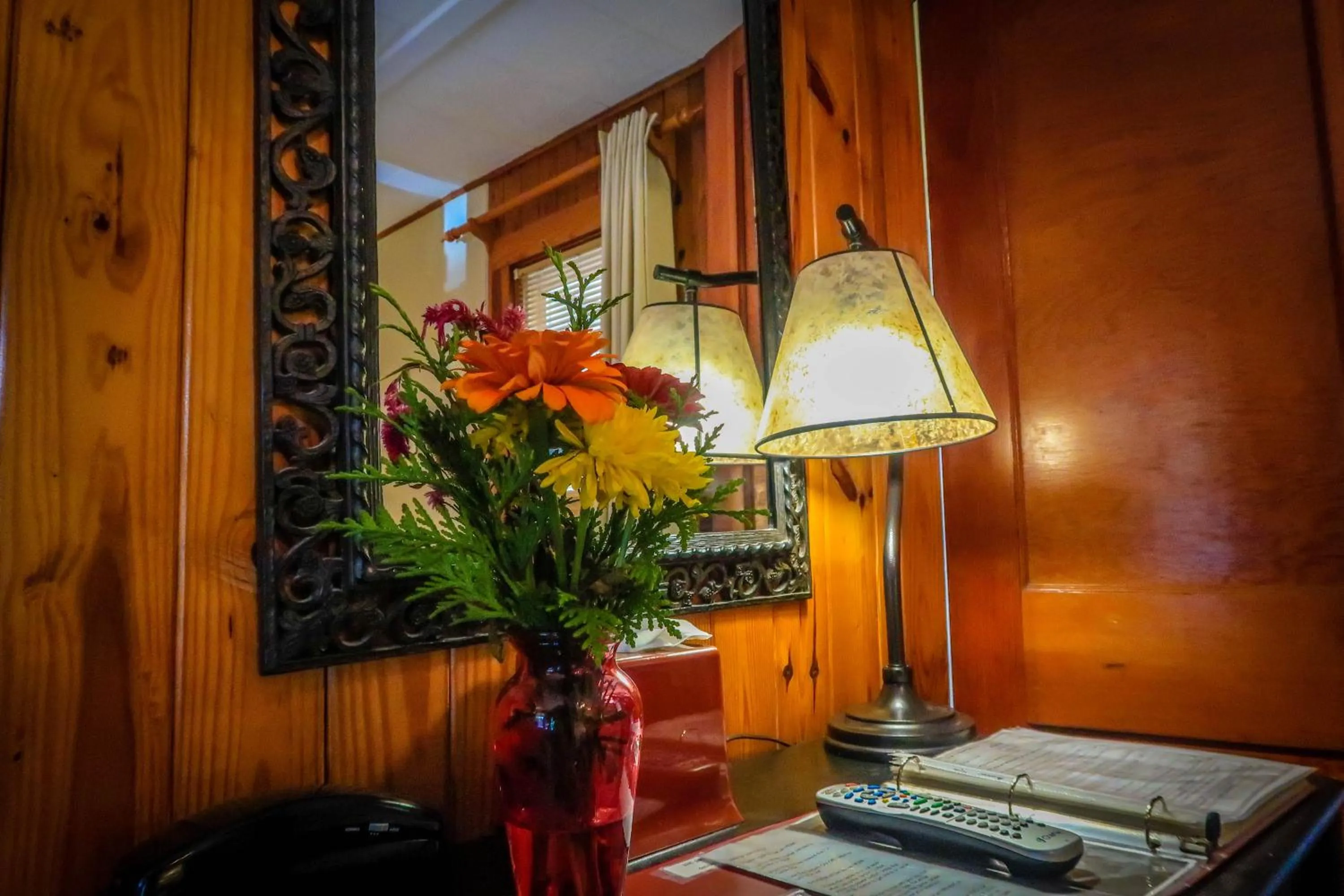 Decorative detail in Mountainaire Inn and Log Cabins
