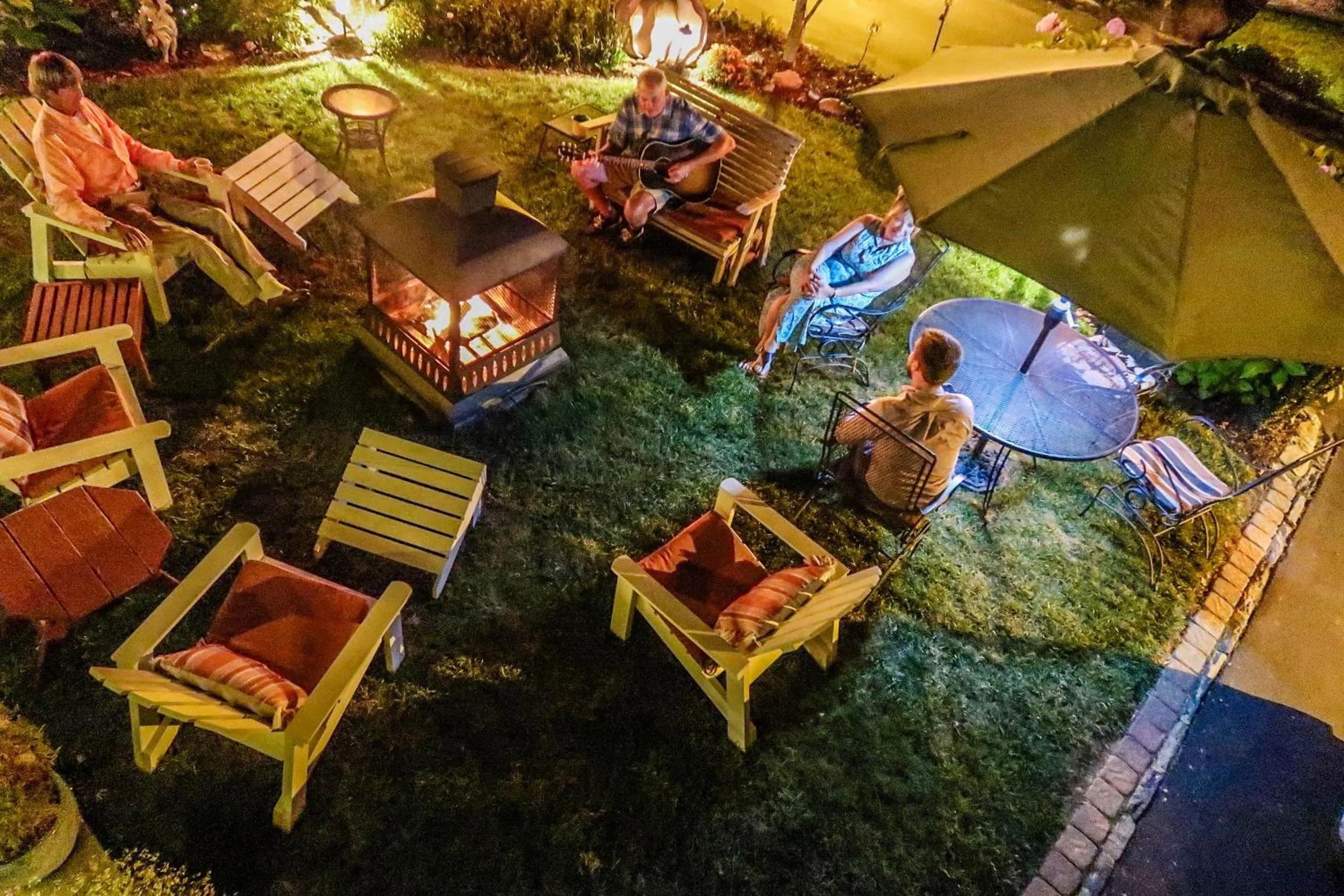 Property building in Mountainaire Inn and Log Cabins