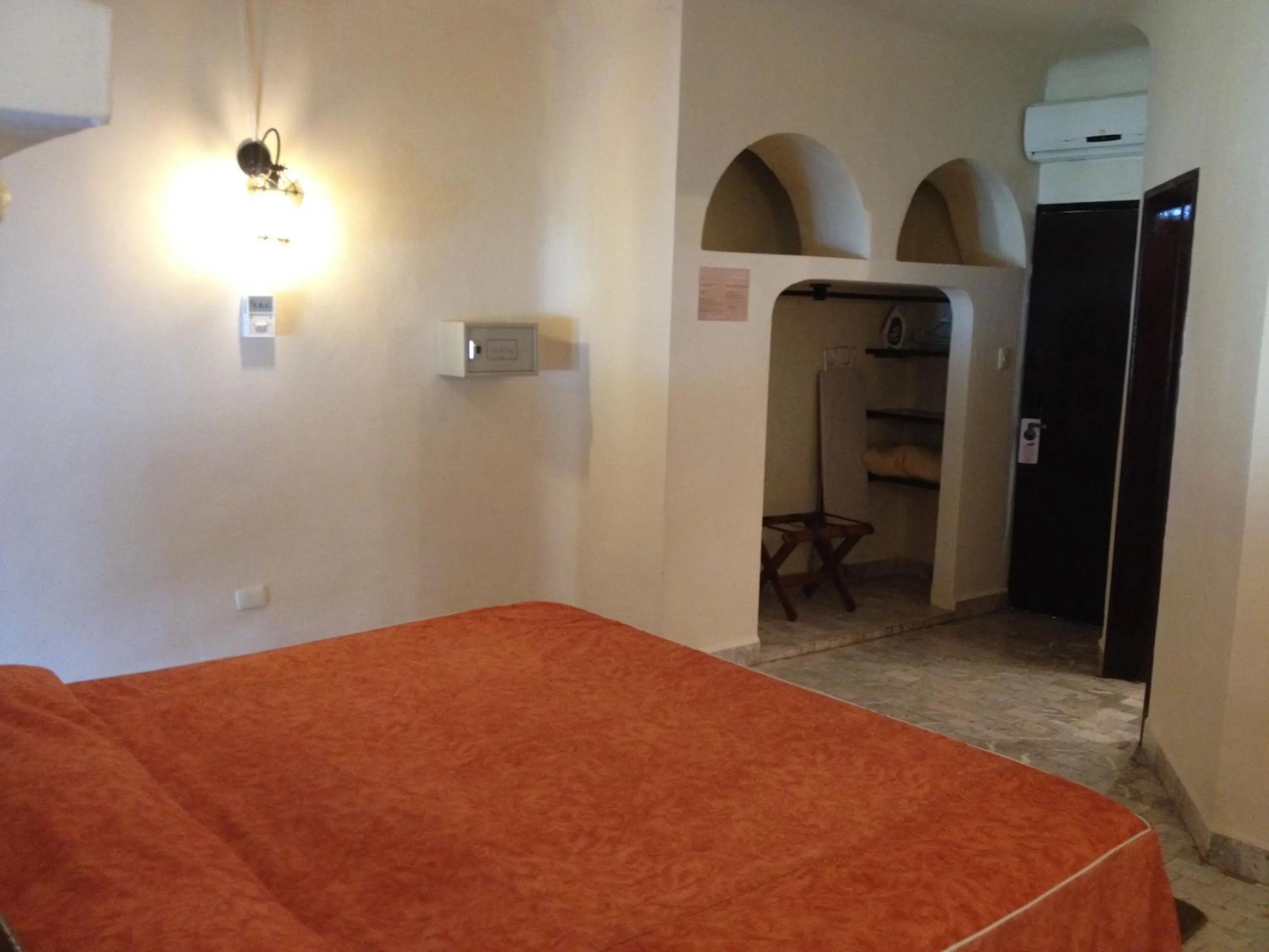 Decorative detail, Bed in Villablanca Garden Beach Hotel