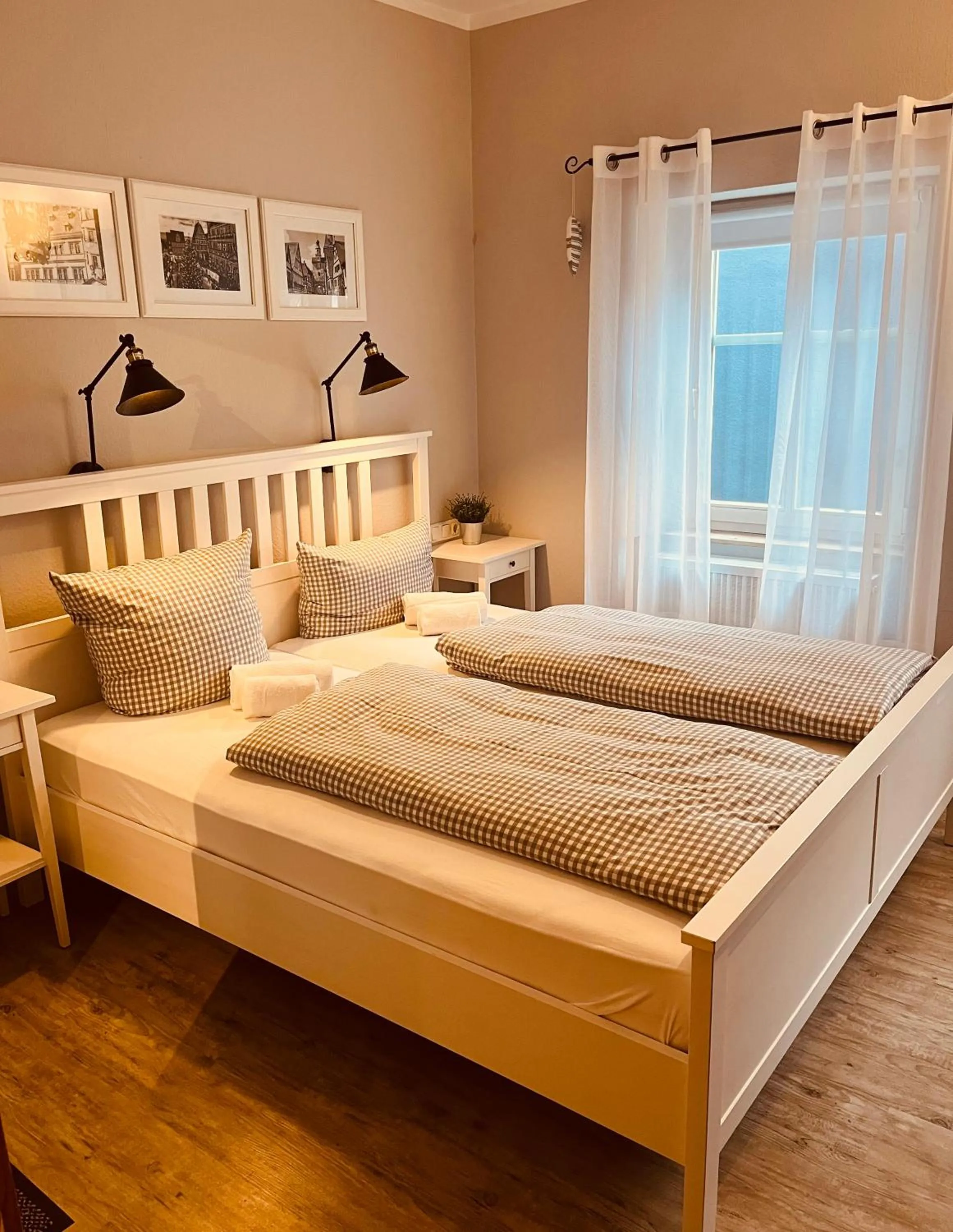 Bed in Gästehaus Goldenes Lamm