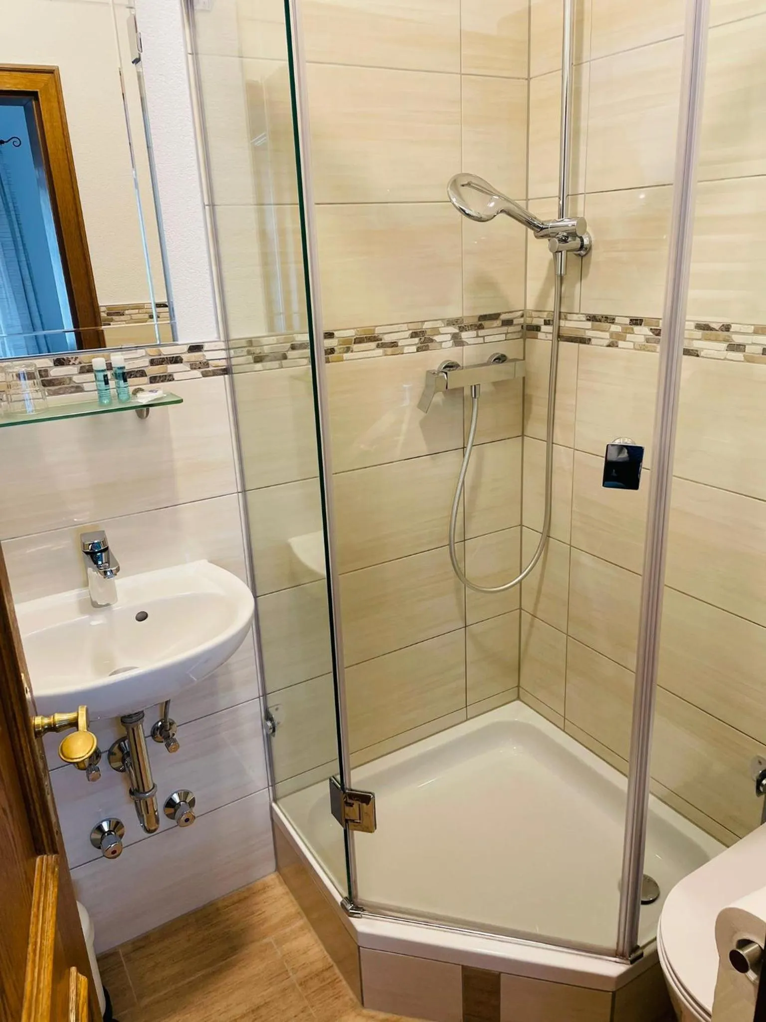 Bathroom in Gästehaus Goldenes Lamm