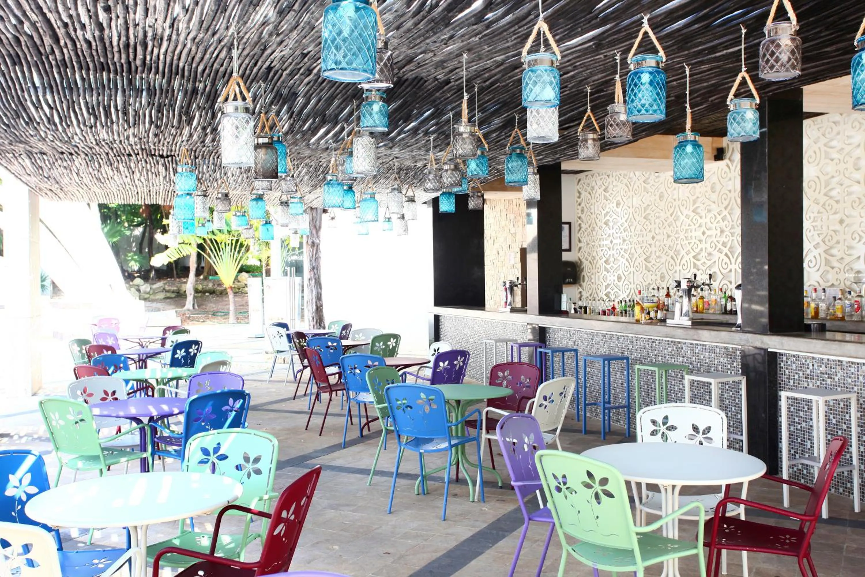 Lounge or bar in Select Club at Sandos Playacar All Inclusive - Adults Only Area