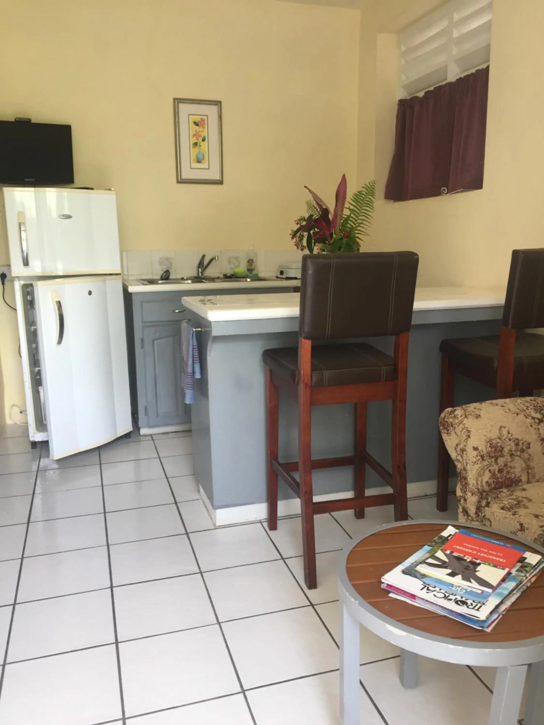 Kitchen or kitchenette in Harbour Vista Inn