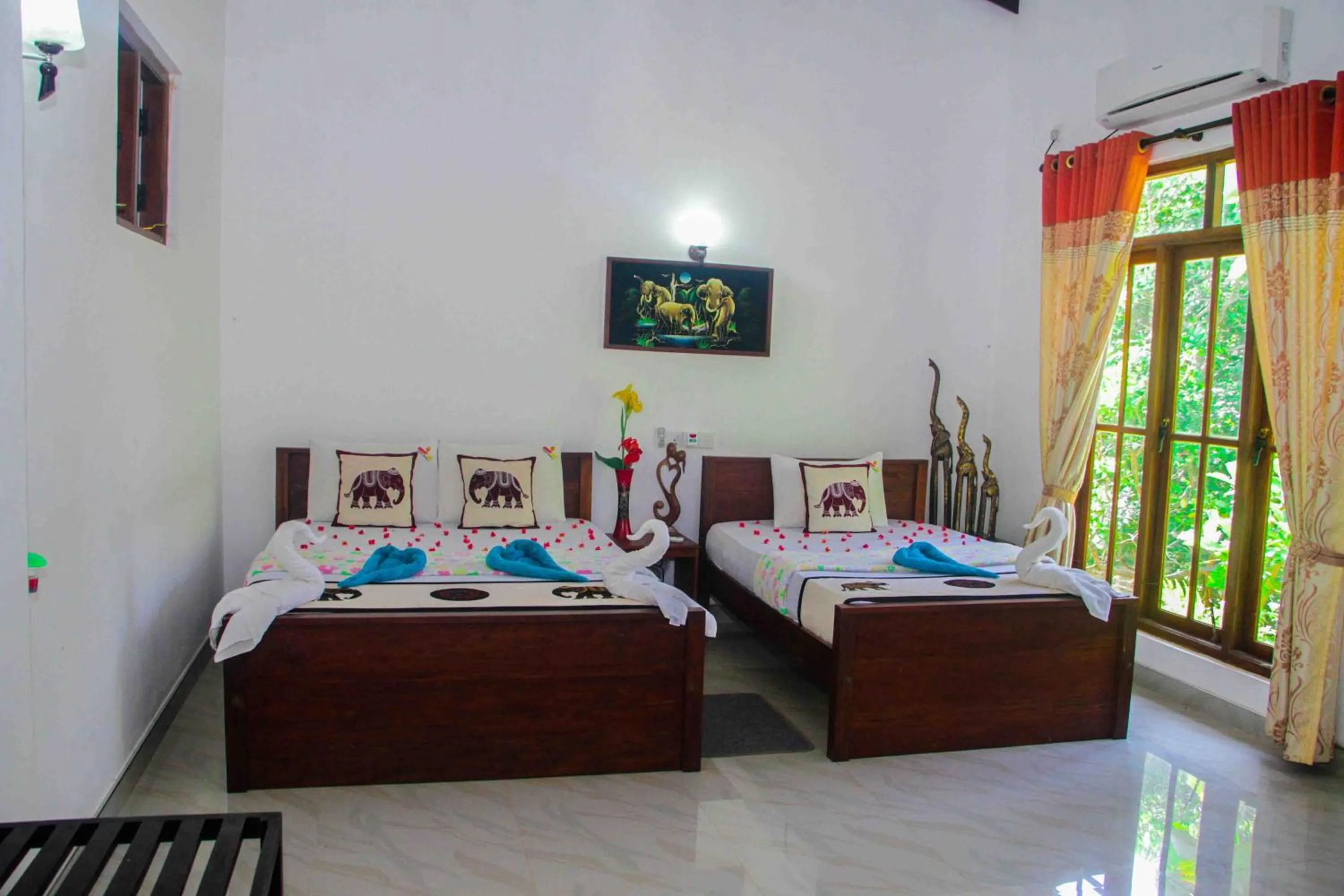 Bed in Hungry Lion Sigiriya