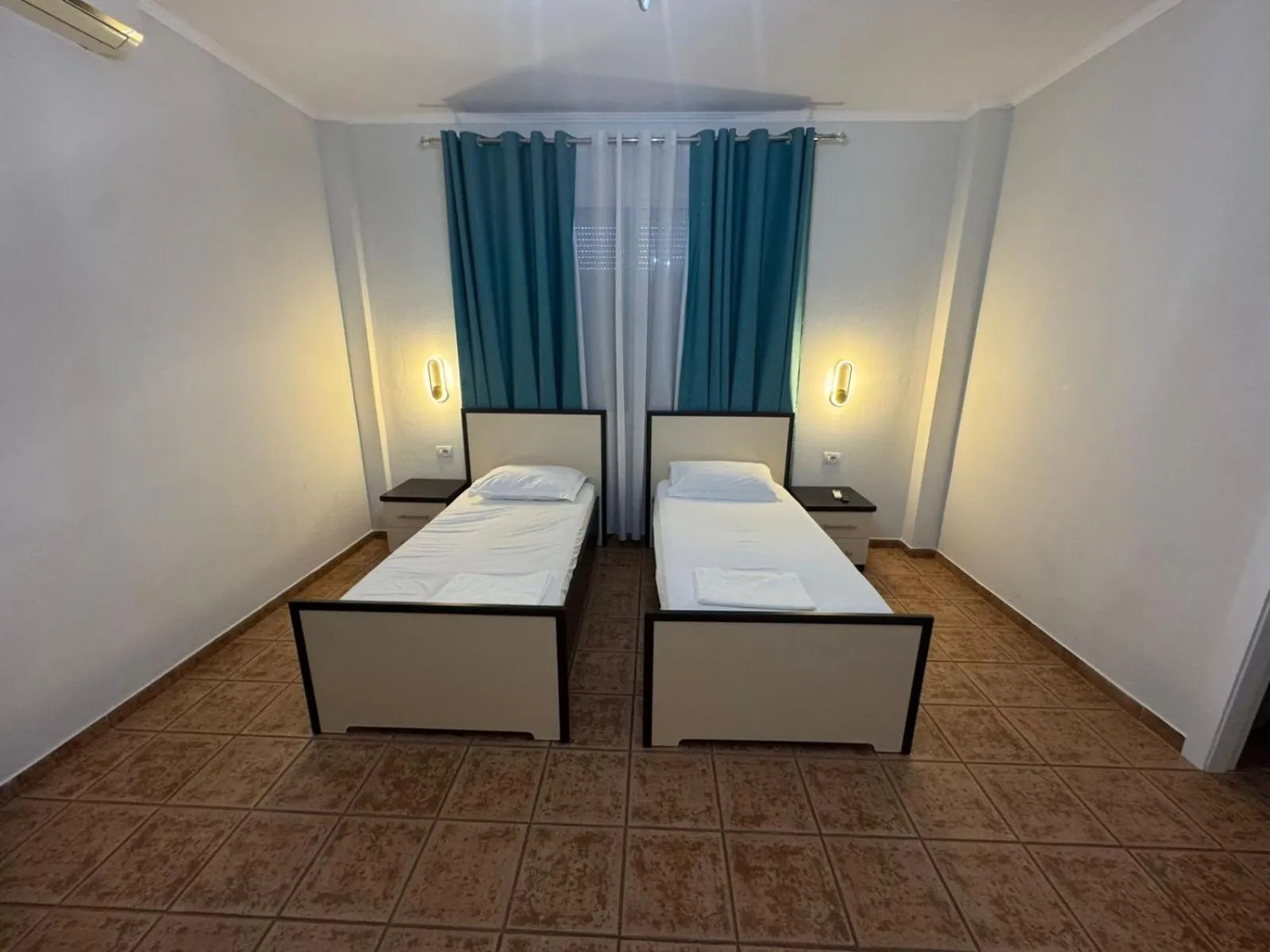 Bedroom, Bed in Hotel Kaloshi