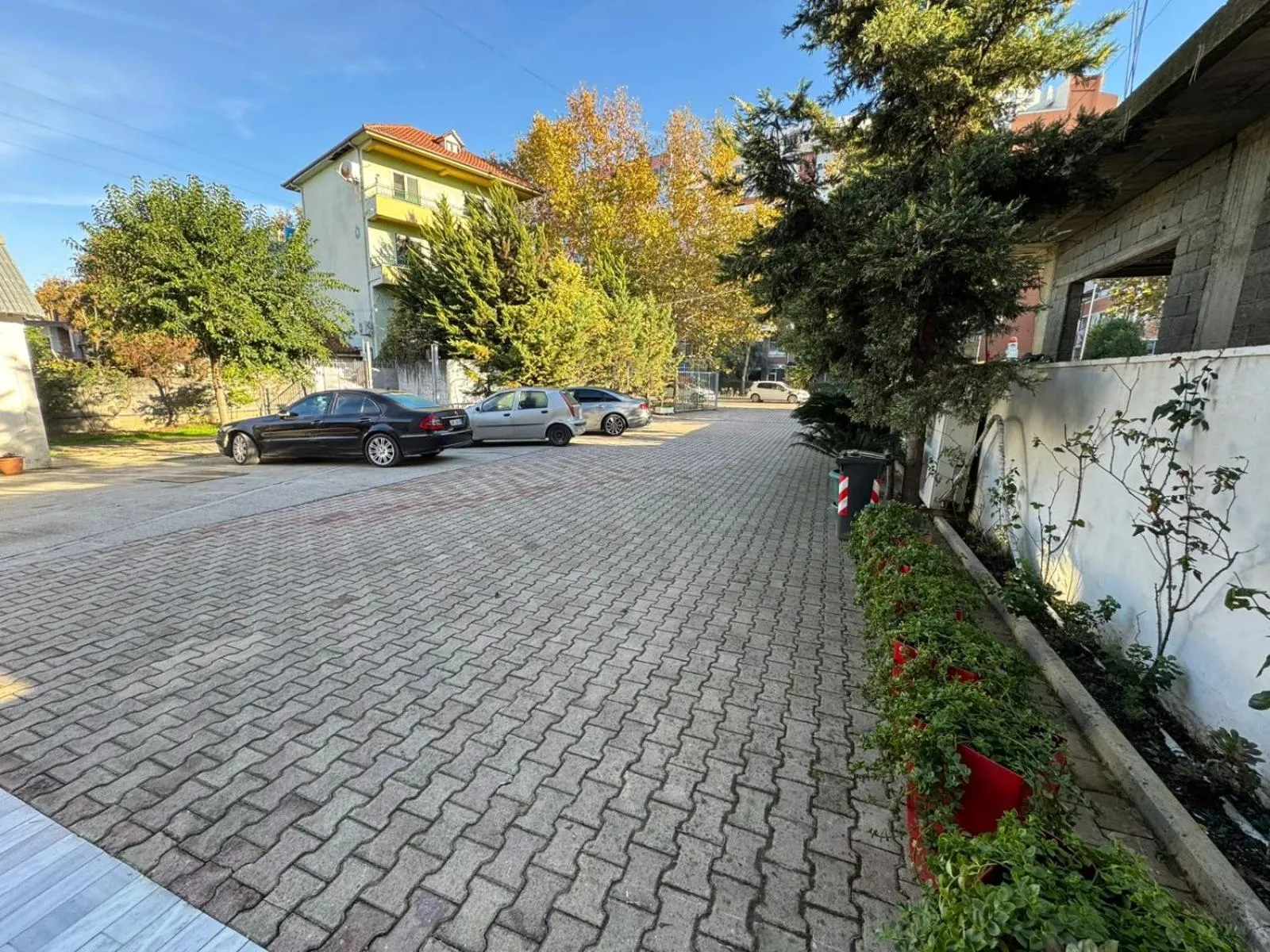 Parking in Hotel Kaloshi