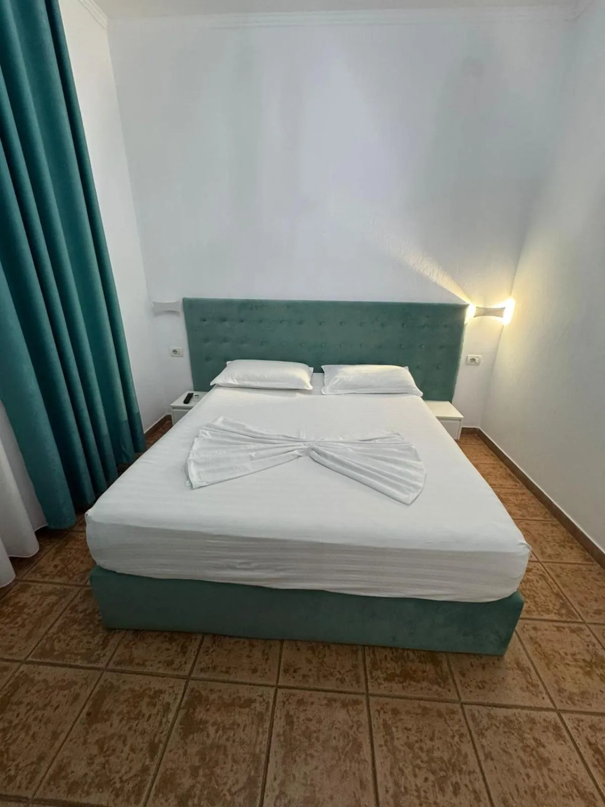 Bedroom, Bed in Hotel Kaloshi