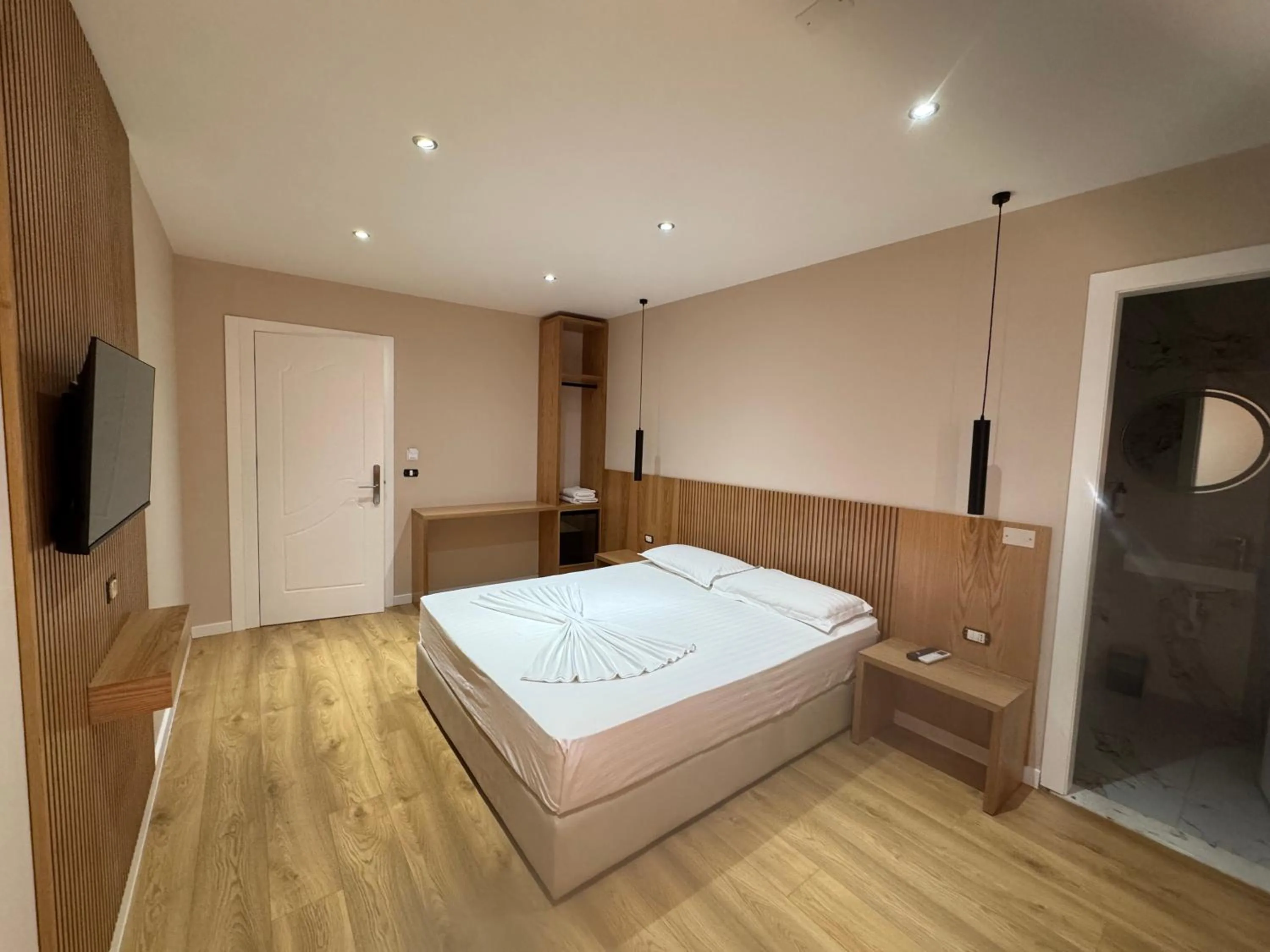 Bedroom, Bed in Hotel Kaloshi