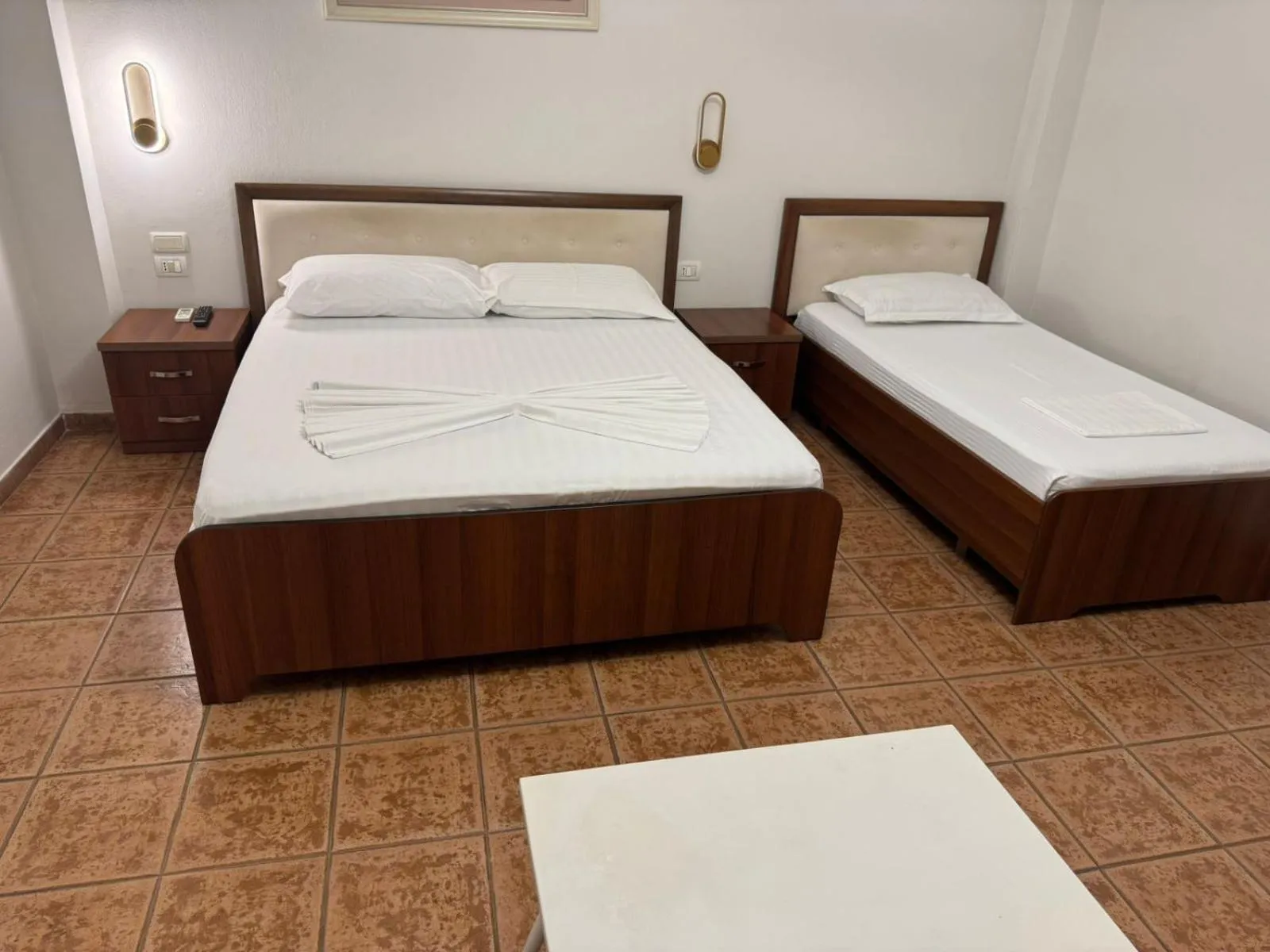 Bedroom, Bed in Hotel Kaloshi