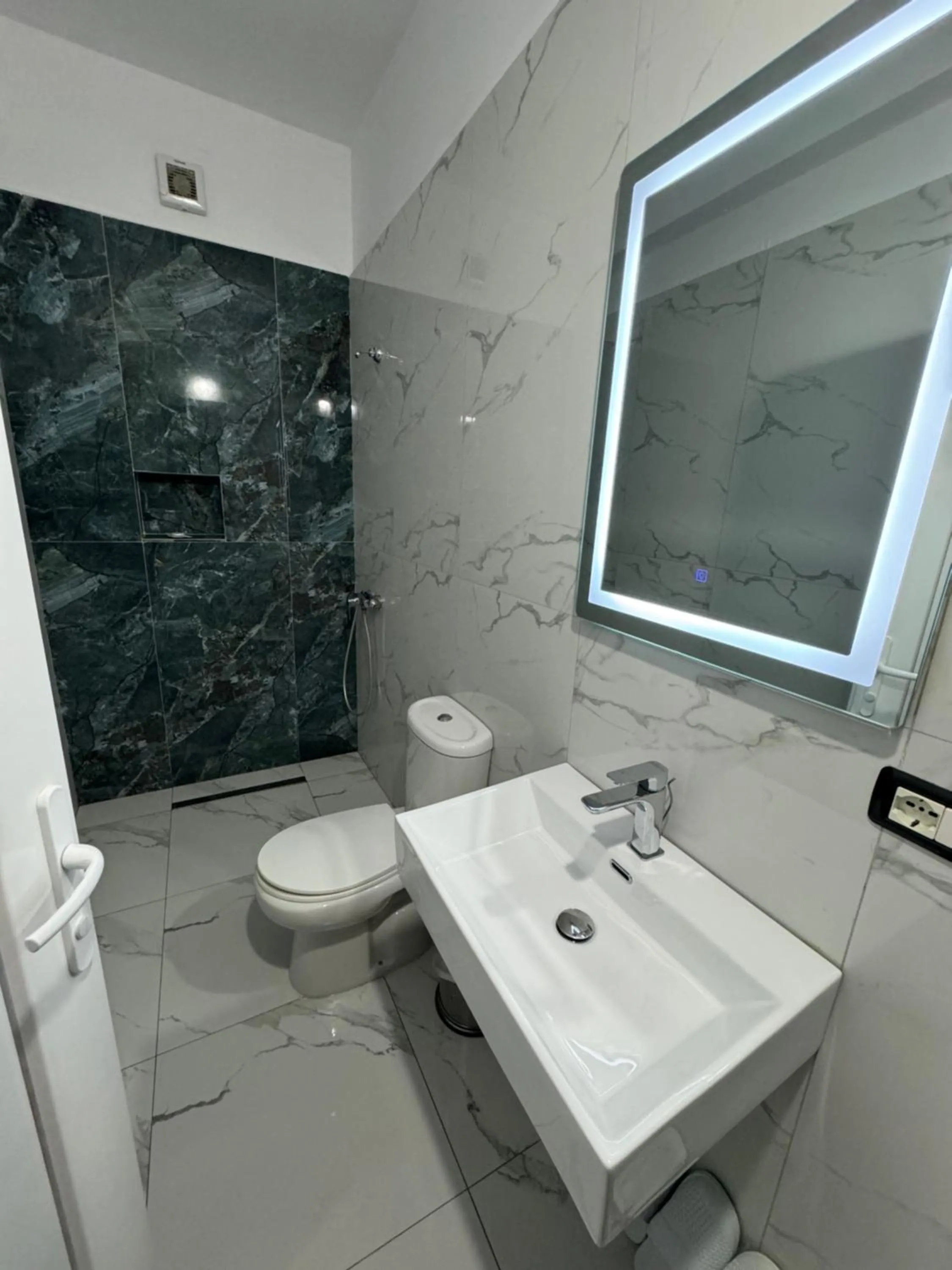 Bathroom in Hotel Kaloshi