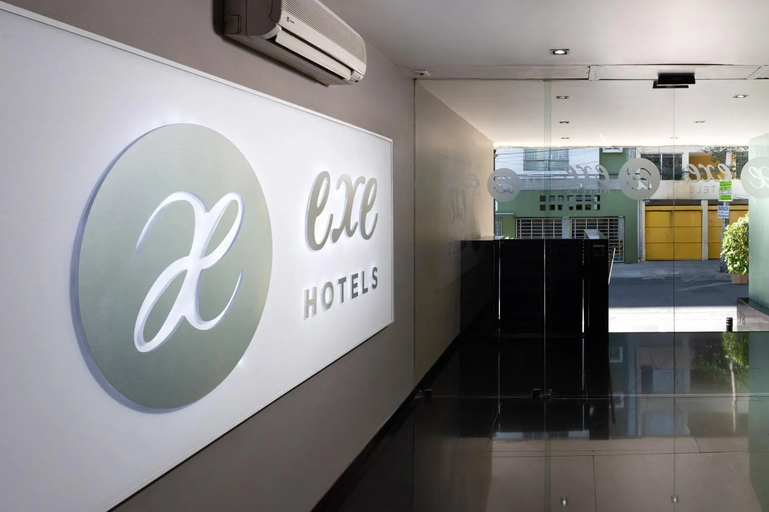 Property logo or sign in Exe Suites Reforma
