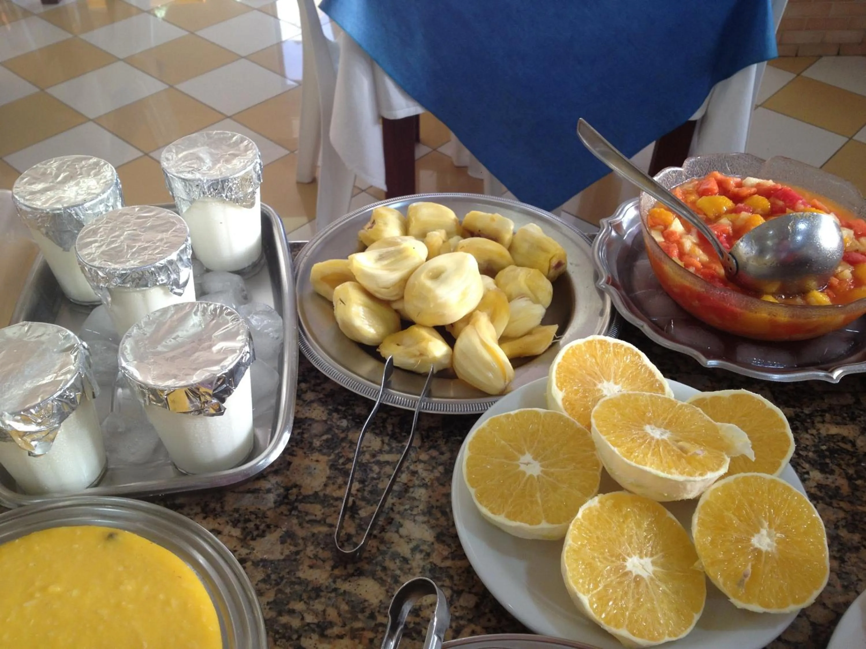 Buffet breakfast in Hotel Kalilândia