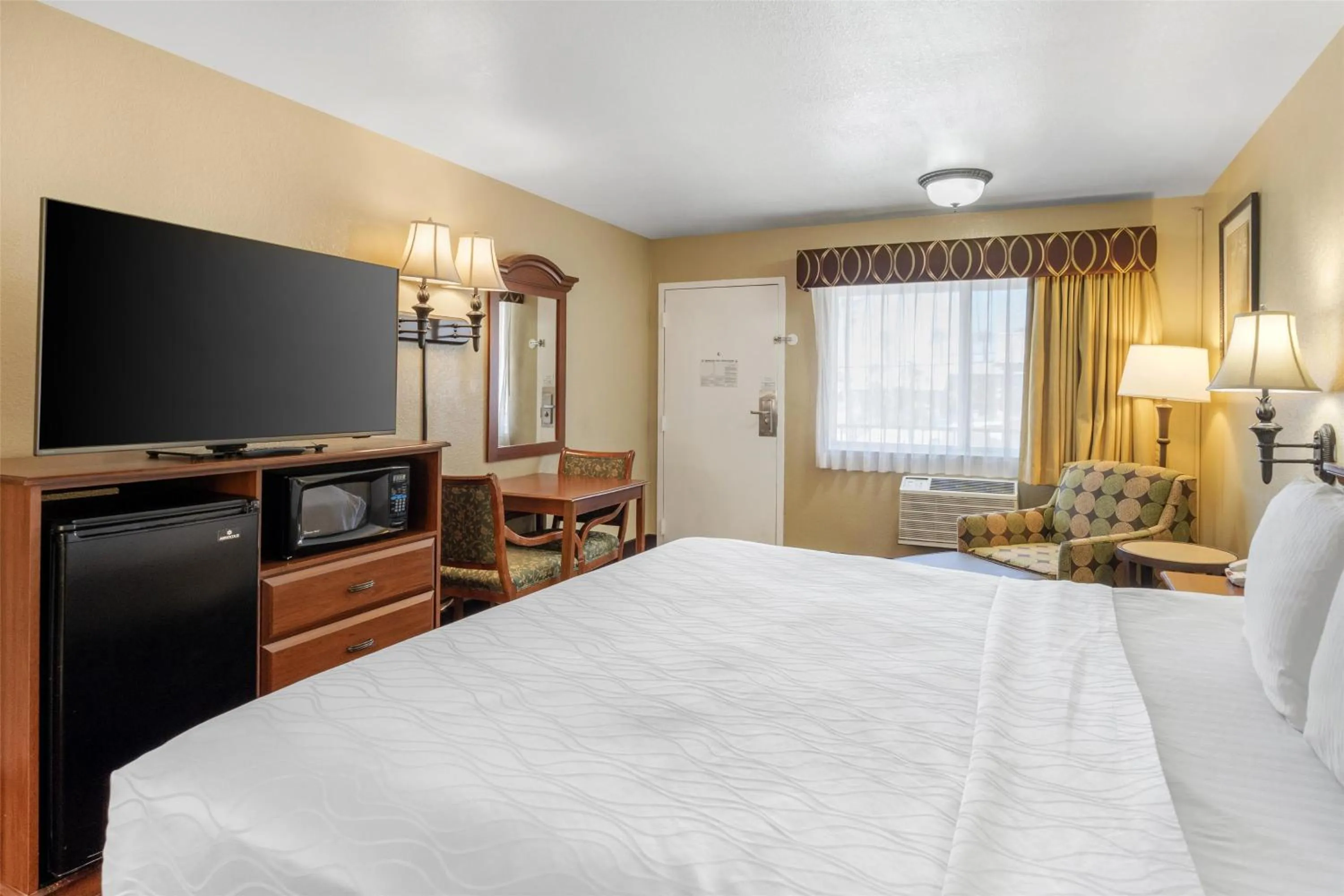 Bedroom, Bed in Best Western Desert Winds