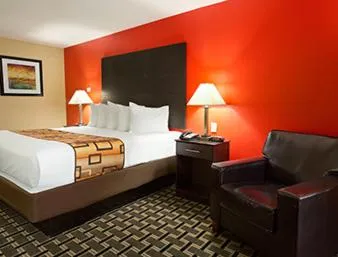 Bed in Days Inn by Wyndham Henryetta