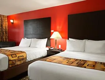 Bed in Days Inn by Wyndham Henryetta