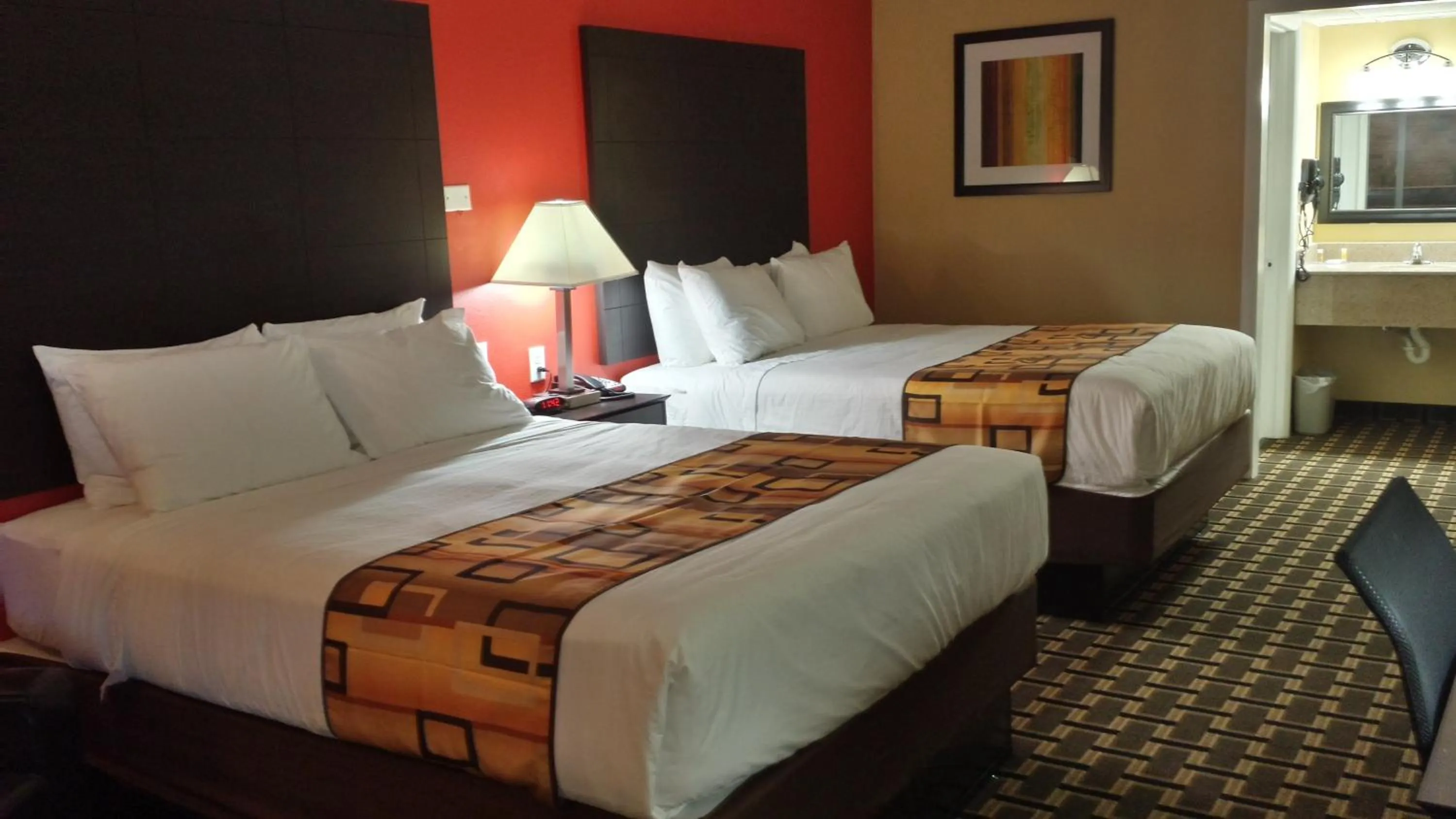 Bed in Days Inn by Wyndham Henryetta