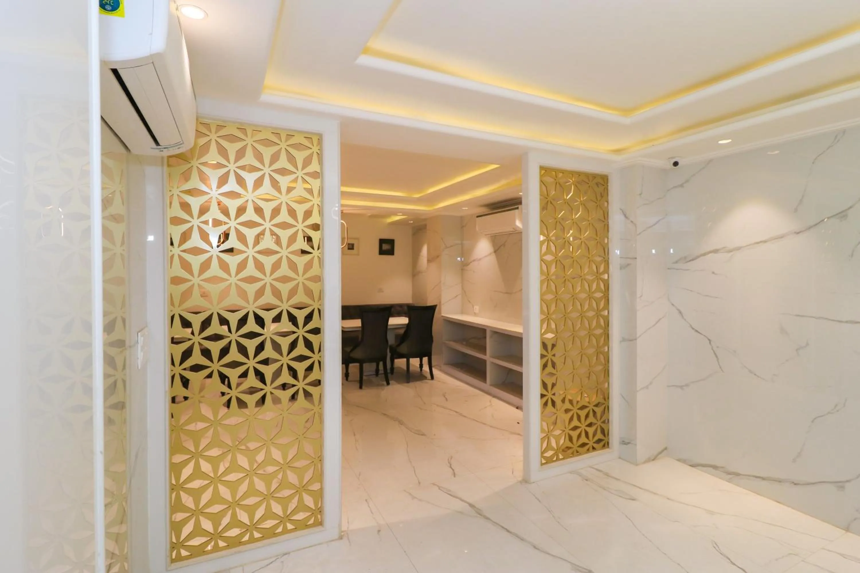 Lobby or reception in OPO The View, Delhi Airport