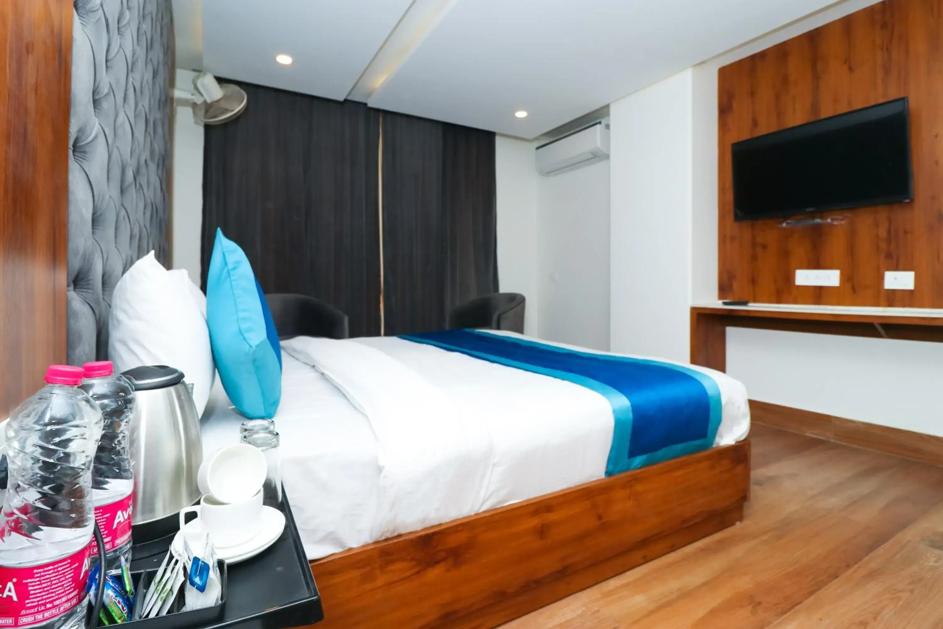 Deluxe Double Room in OPO The View, Delhi Airport Deluxe Double Room in OPO The View, Delhi Airport