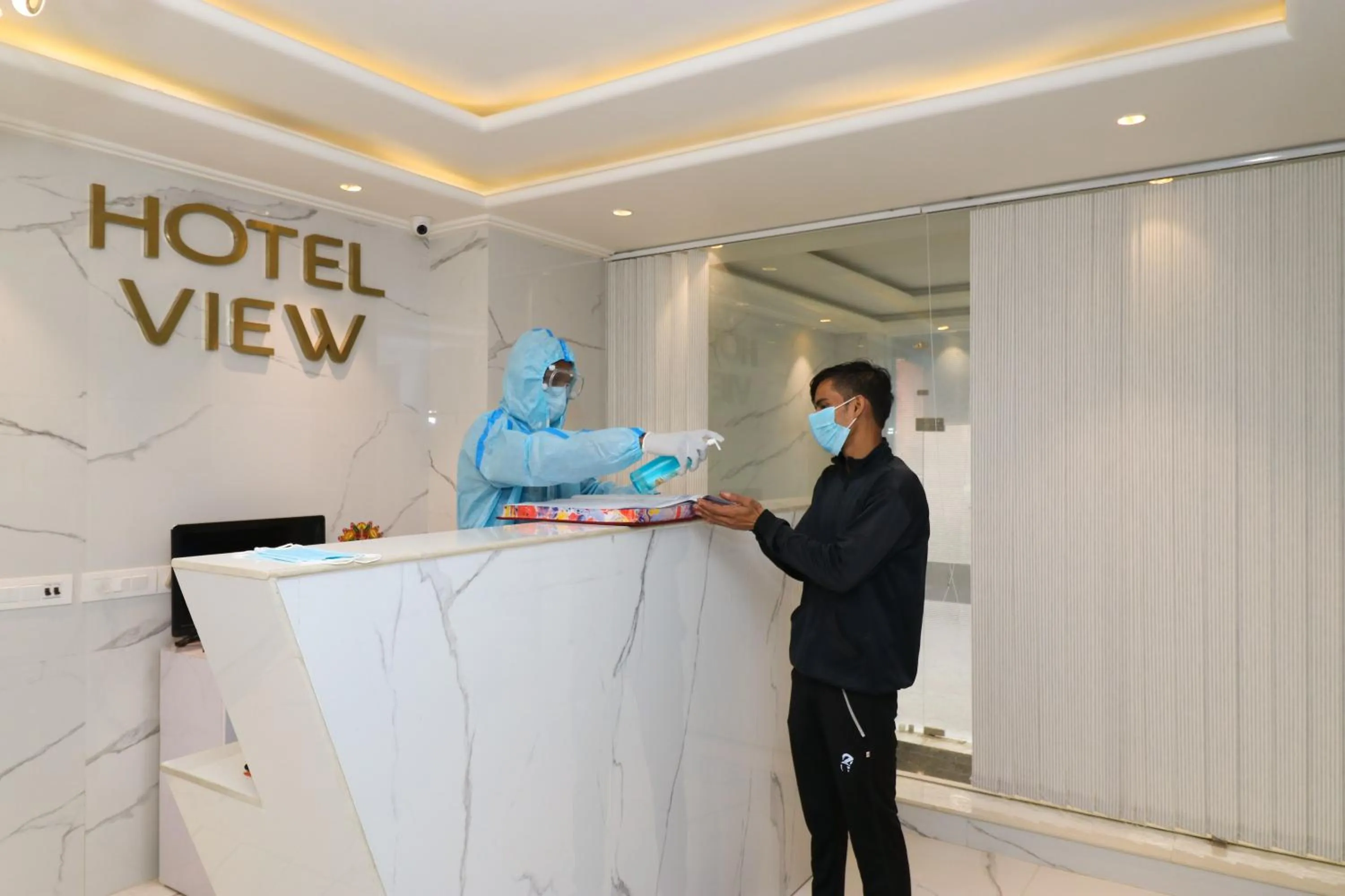 Staff in OPO The View, Delhi Airport