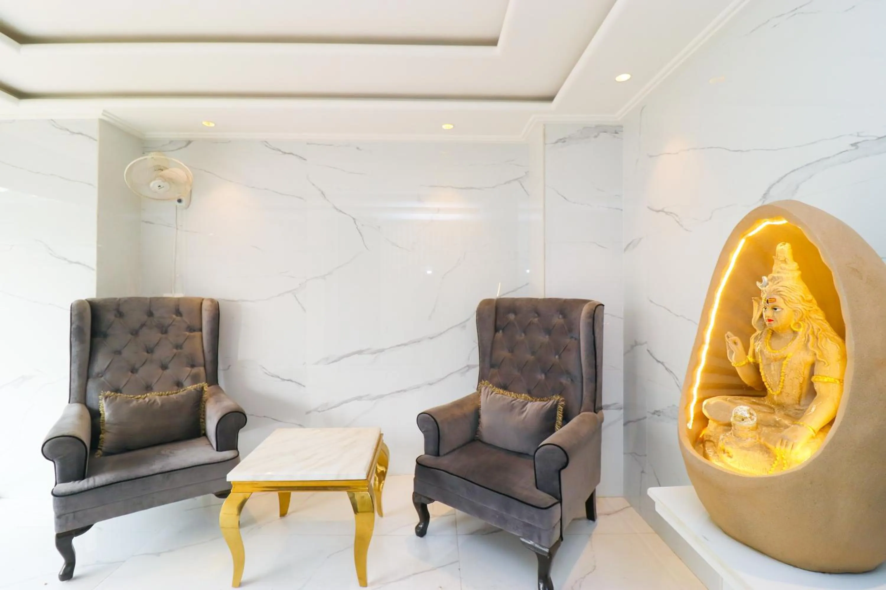 Lobby or reception in OPO The View, Delhi Airport