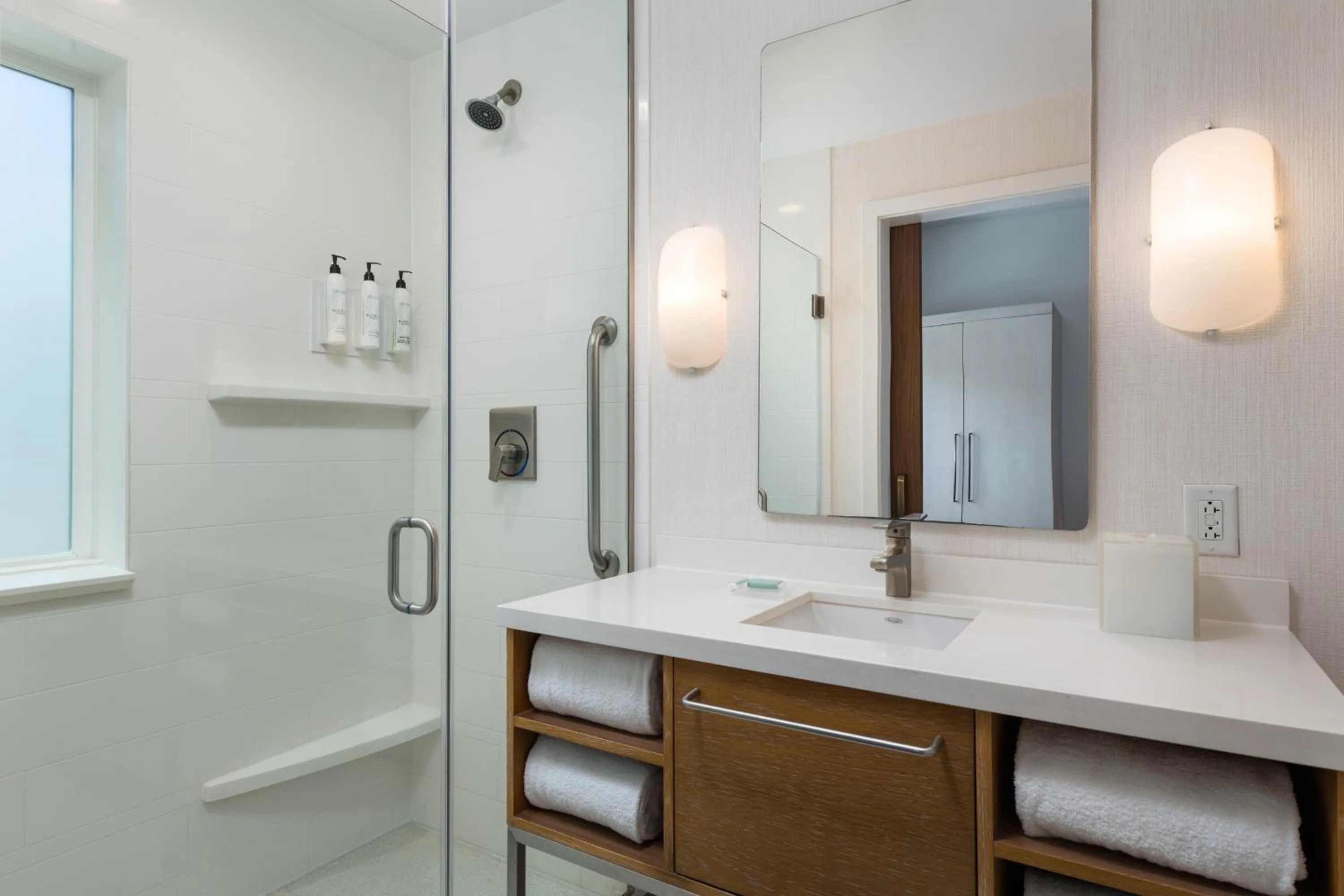 SpringHill Suites by Marriott Oceanside Beach