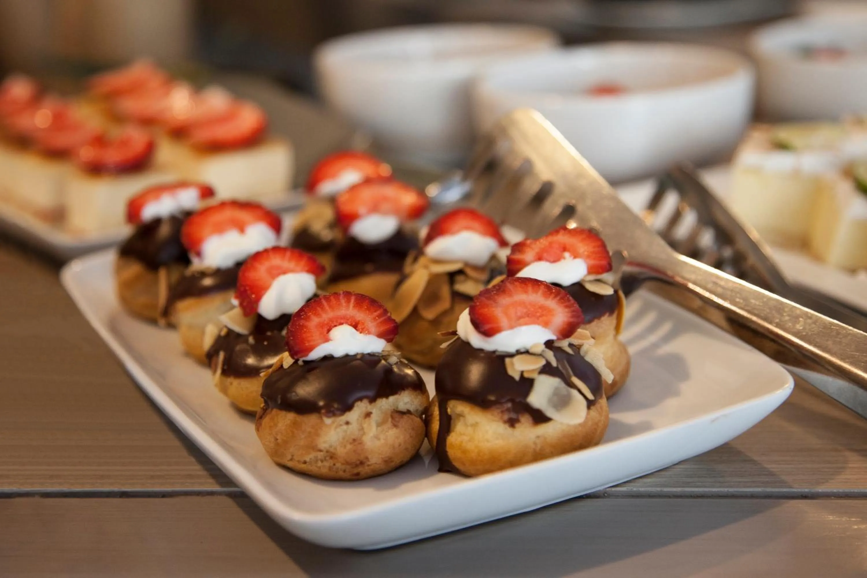 Restaurant/places to eat in Novotel Monterrey Valle