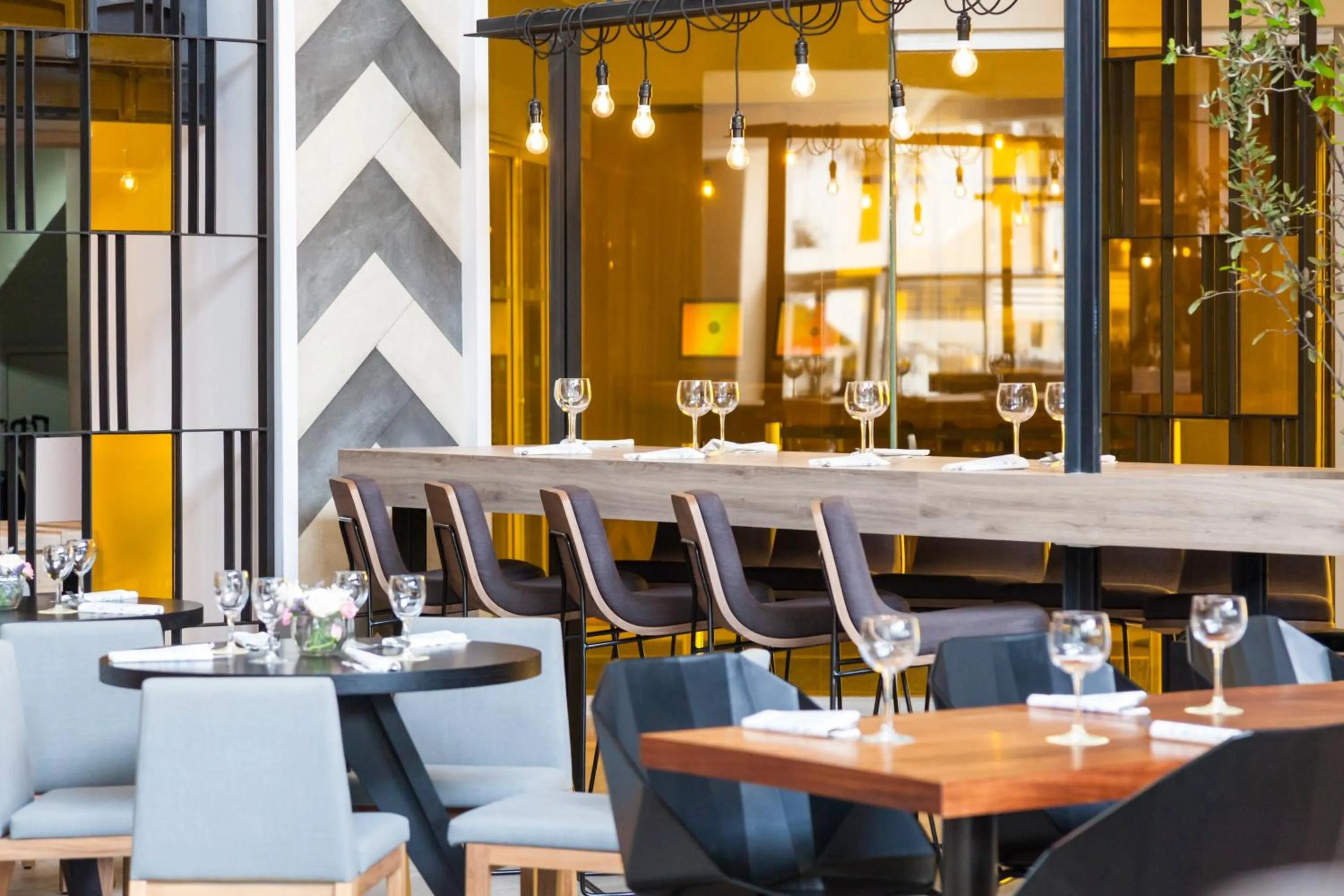 Lounge or bar in Novotel Monterrey Valle