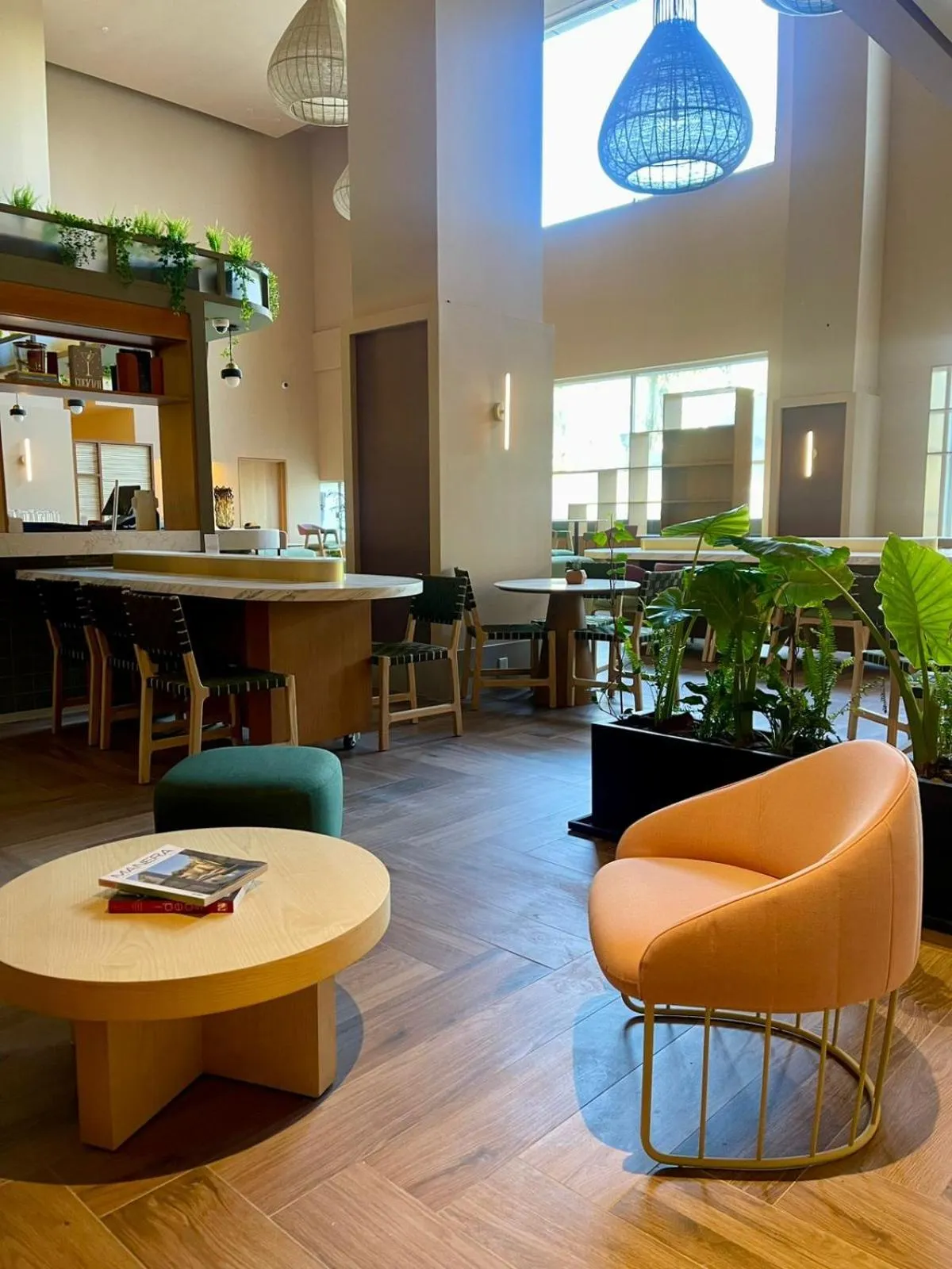 Lobby or reception in Novotel Monterrey Valle