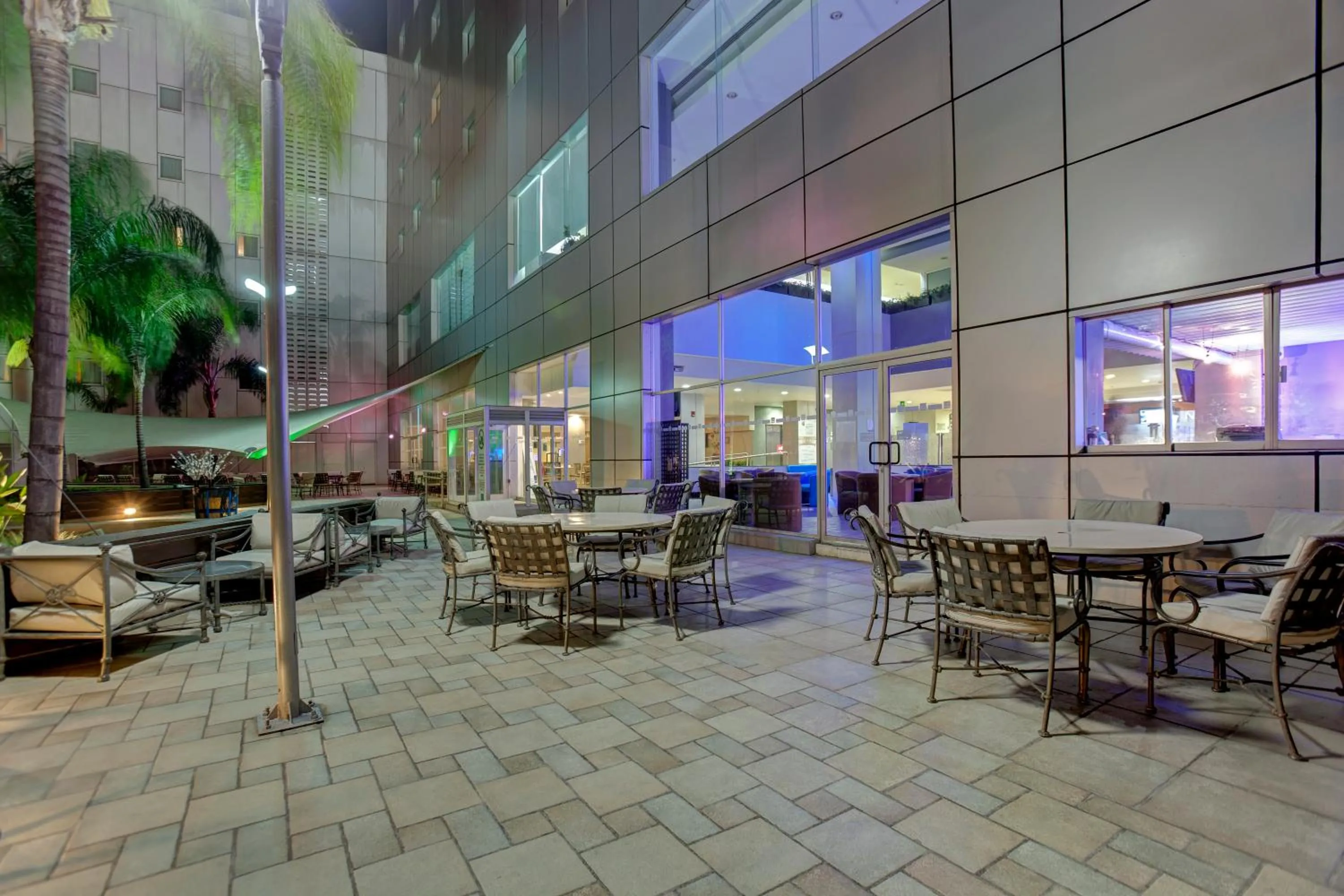 Balcony/Terrace in Novotel Monterrey Valle
