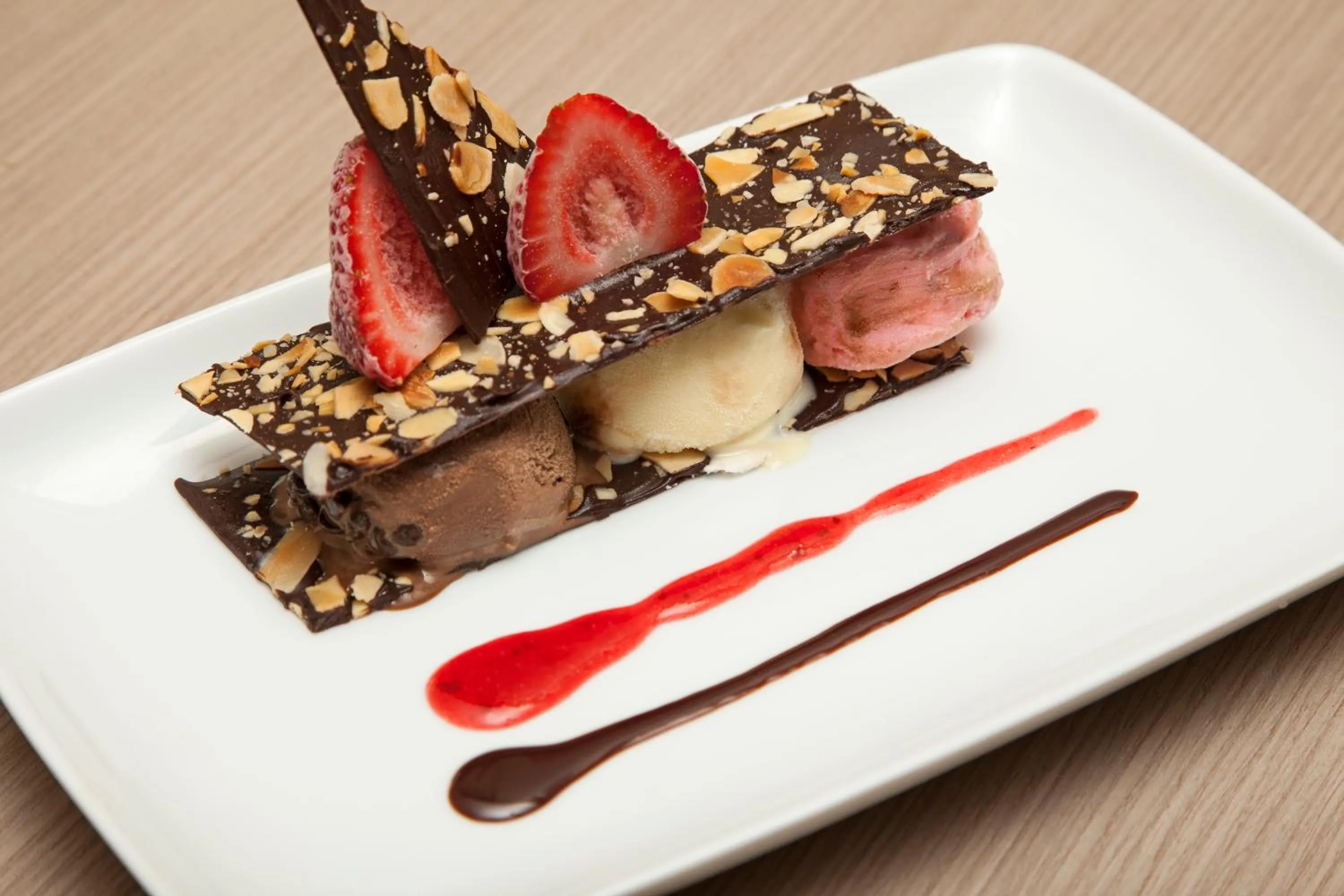 Restaurant/places to eat in Novotel Monterrey Valle