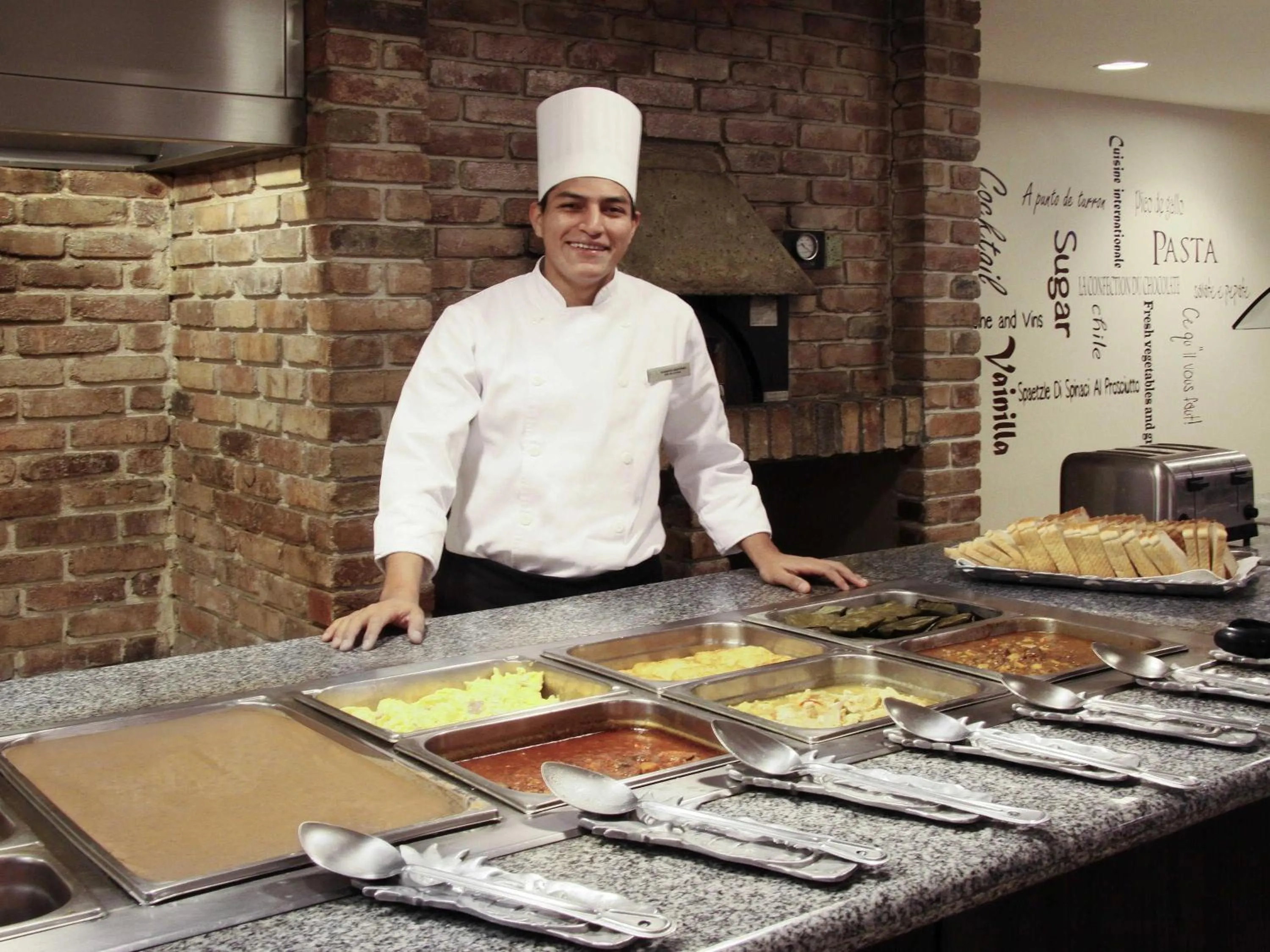 Restaurant/places to eat in Novotel Monterrey Valle