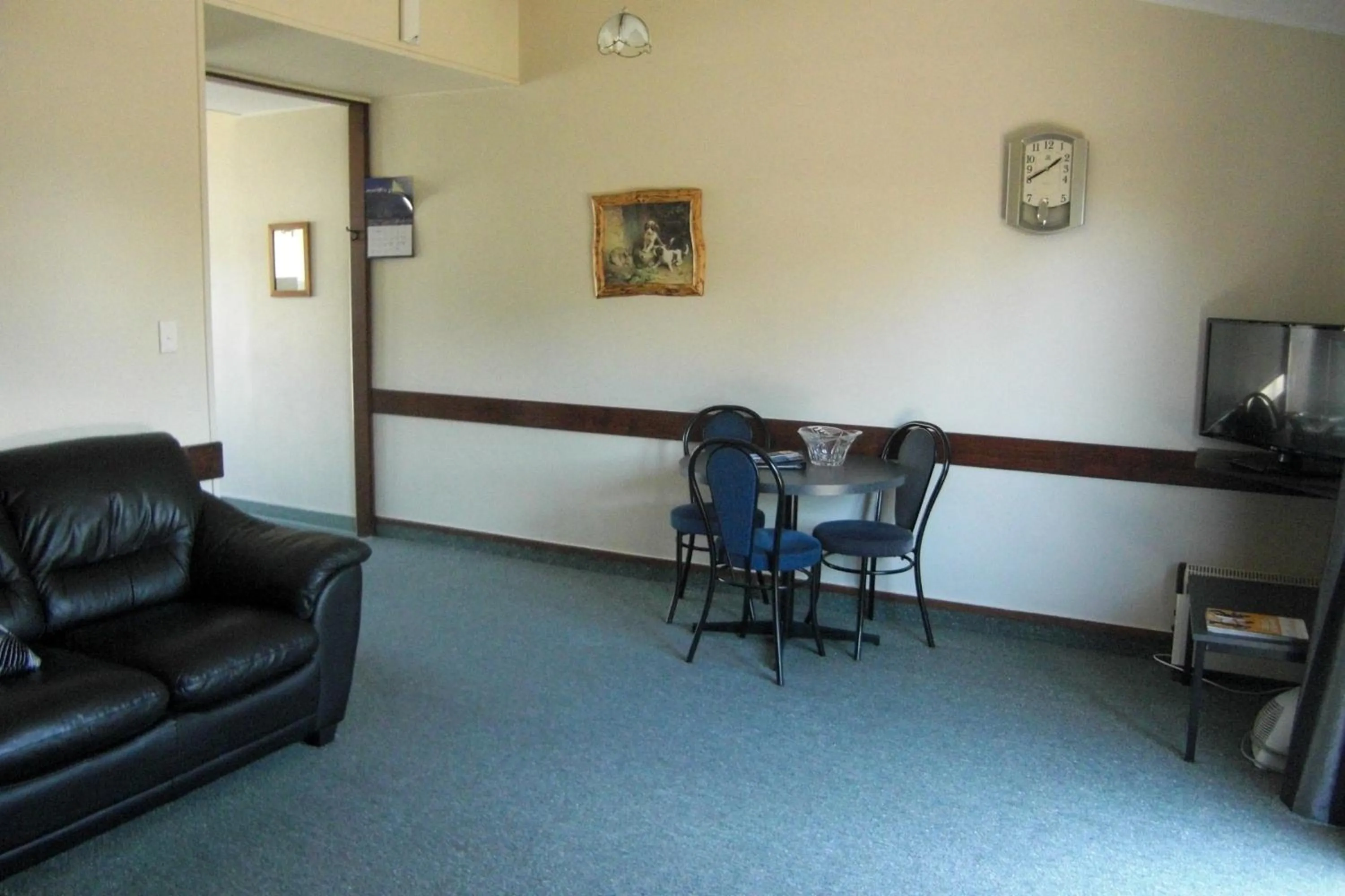 Living room in Richmond Motel and Holiday Park