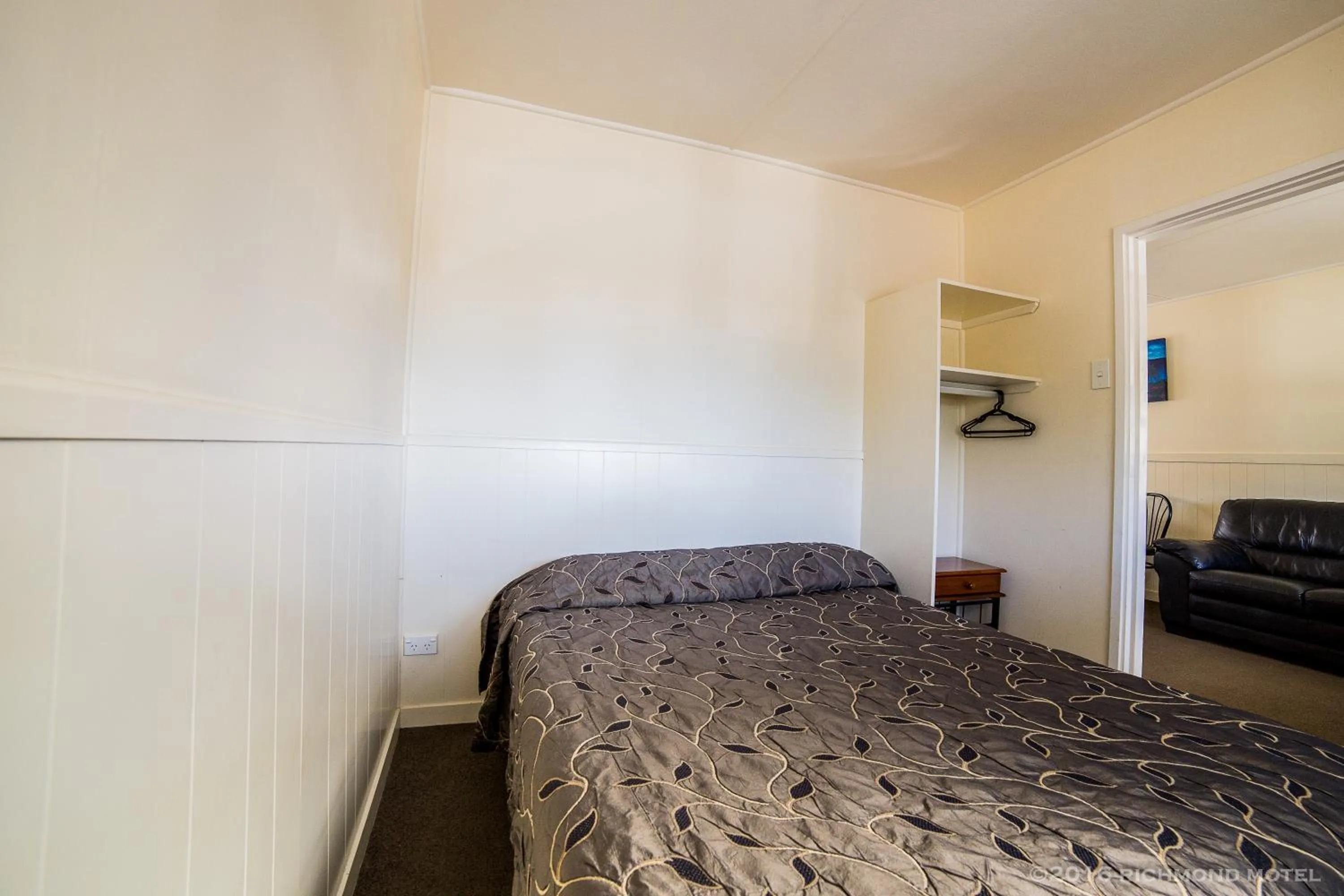 Bed in Richmond Motel and Holiday Park