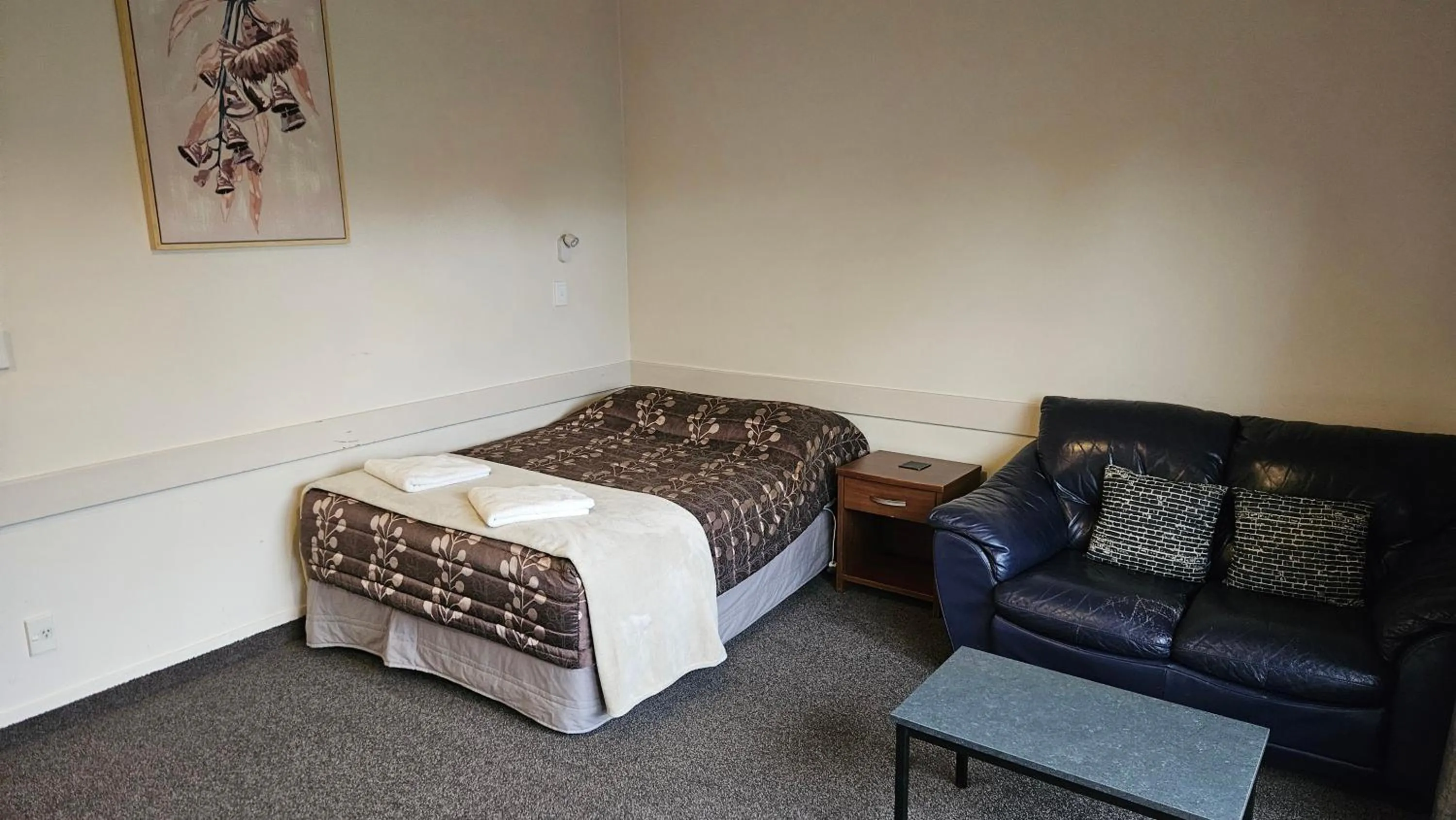 Bed in Richmond Motel and Holiday Park