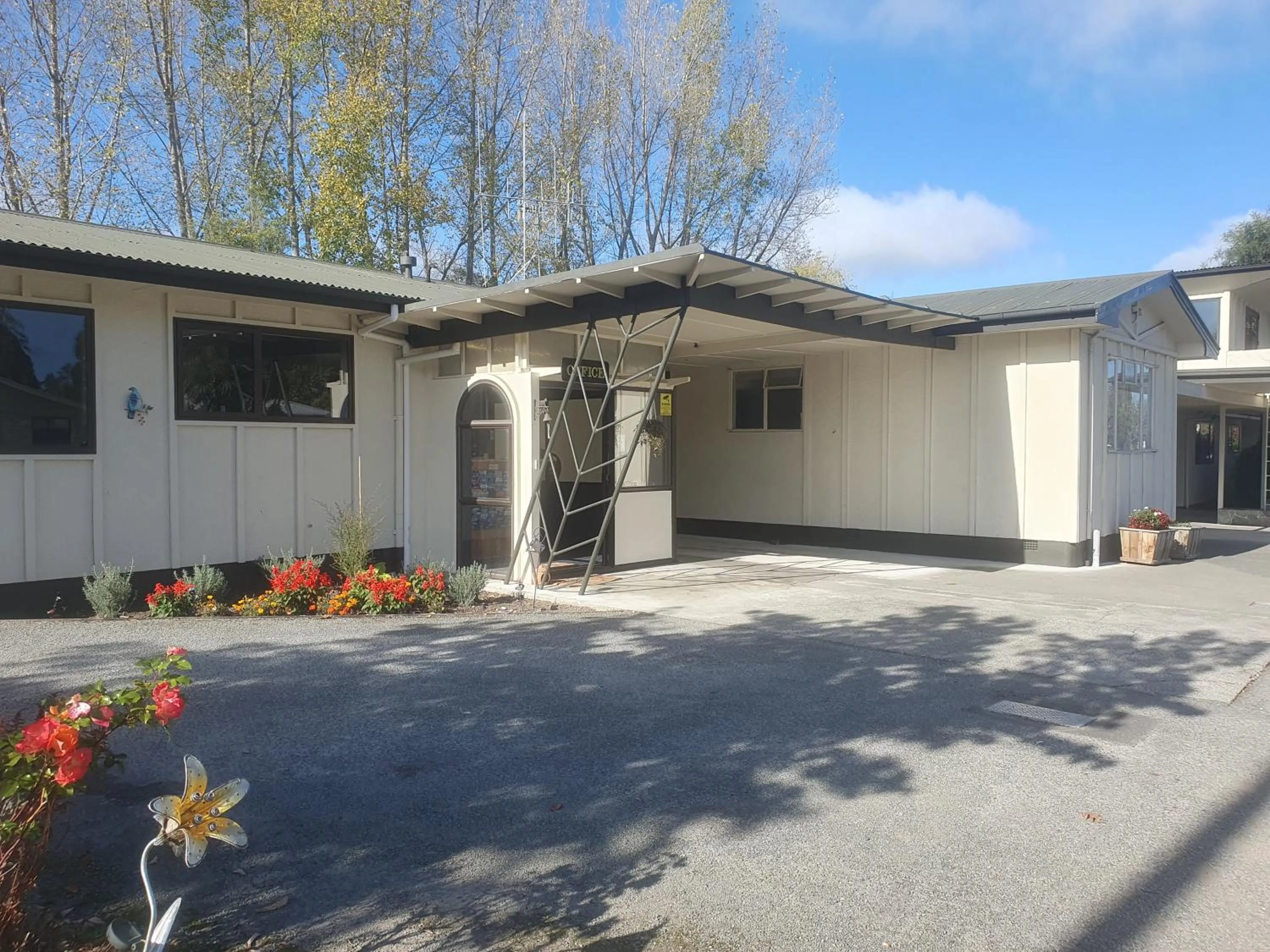 Property building in Geraldine Motels