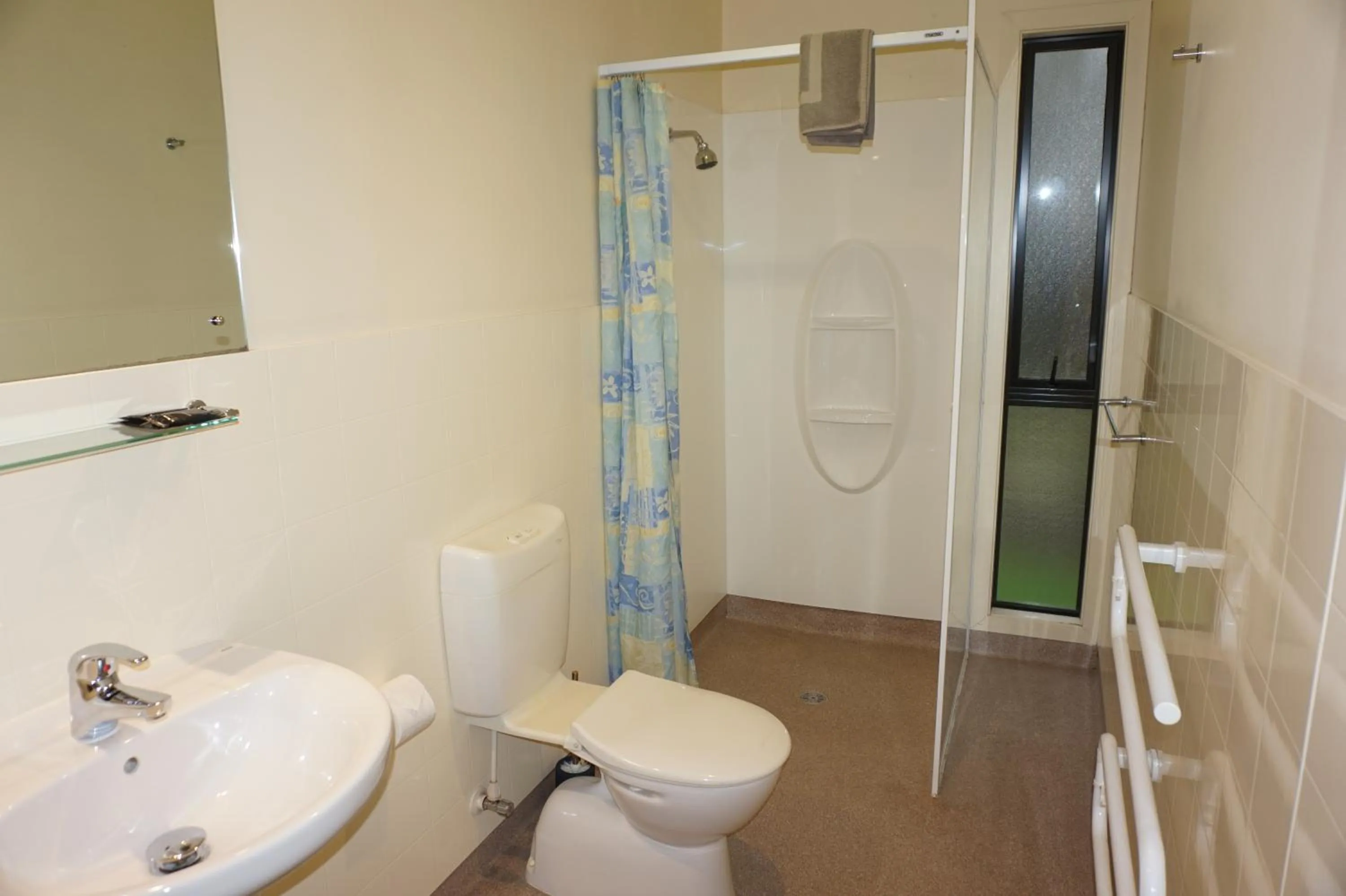 Bathroom in Geraldine Motels